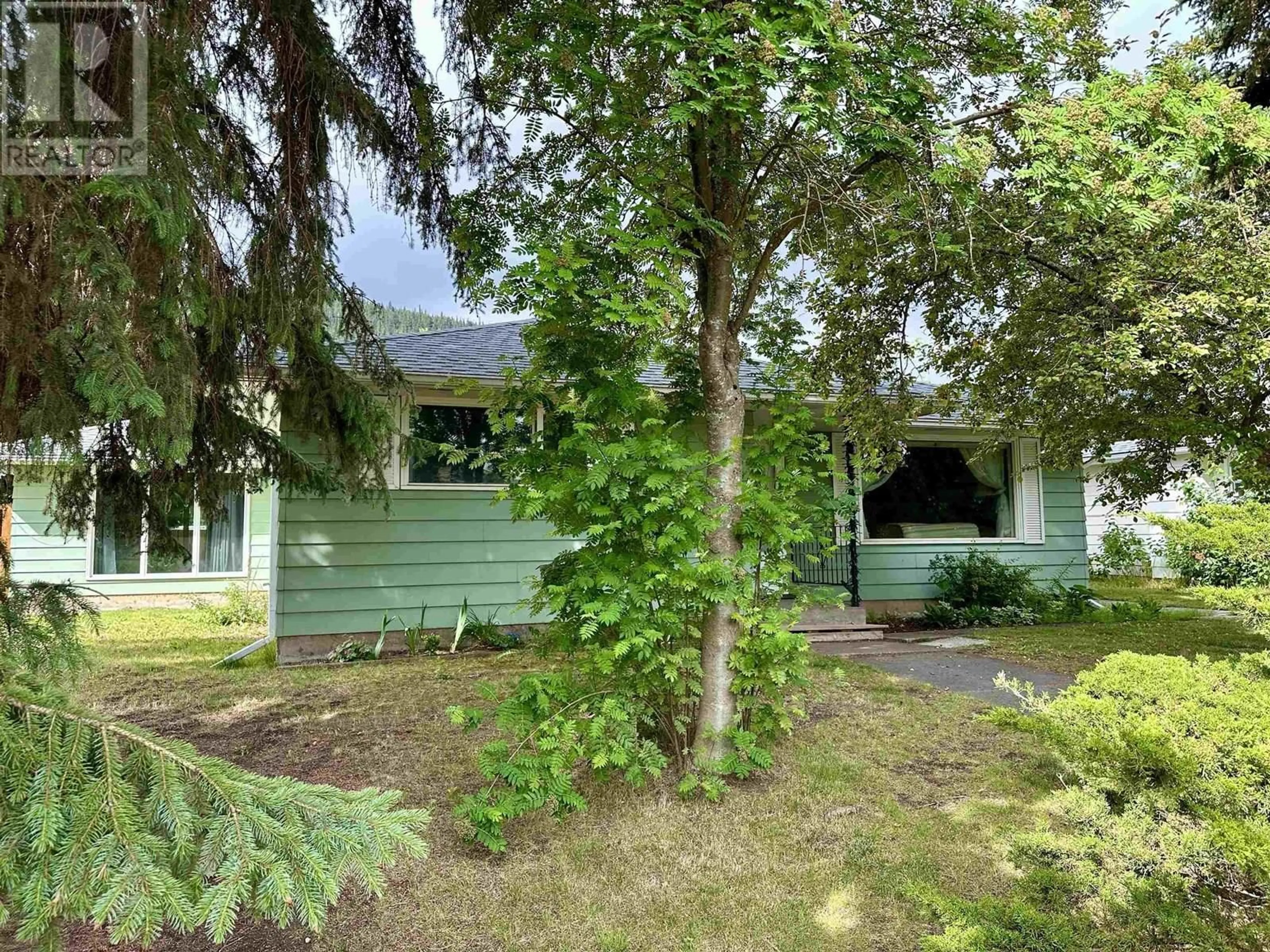 A pic from outside/outdoor area/front of a property/back of a property/a pic from drone, street for 4135 ALFRED AVENUE, Smithers British Columbia V0J2N0