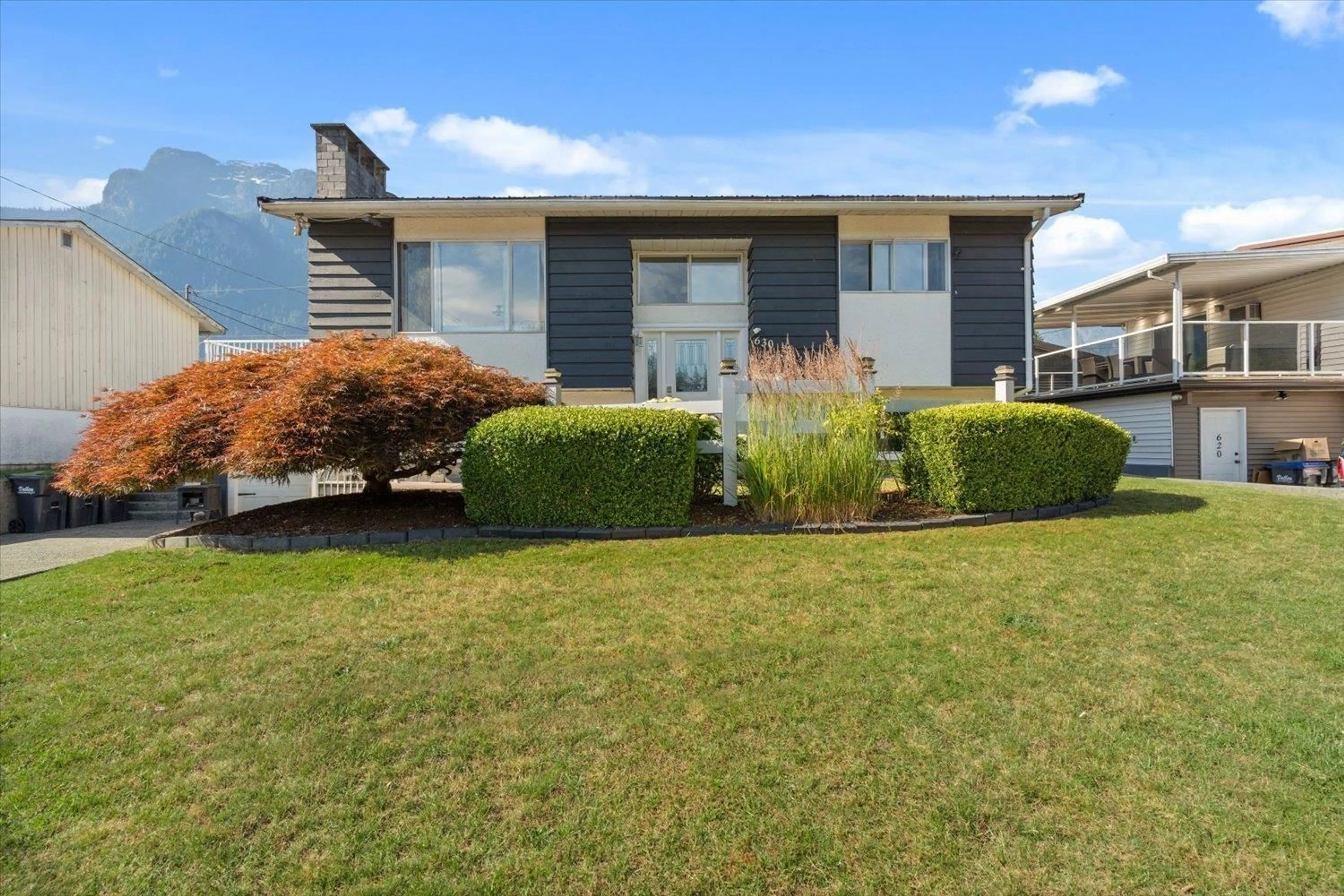 Home with vinyl exterior material, street for 630 THACKER AVENUE, Hope British Columbia V0X1L0