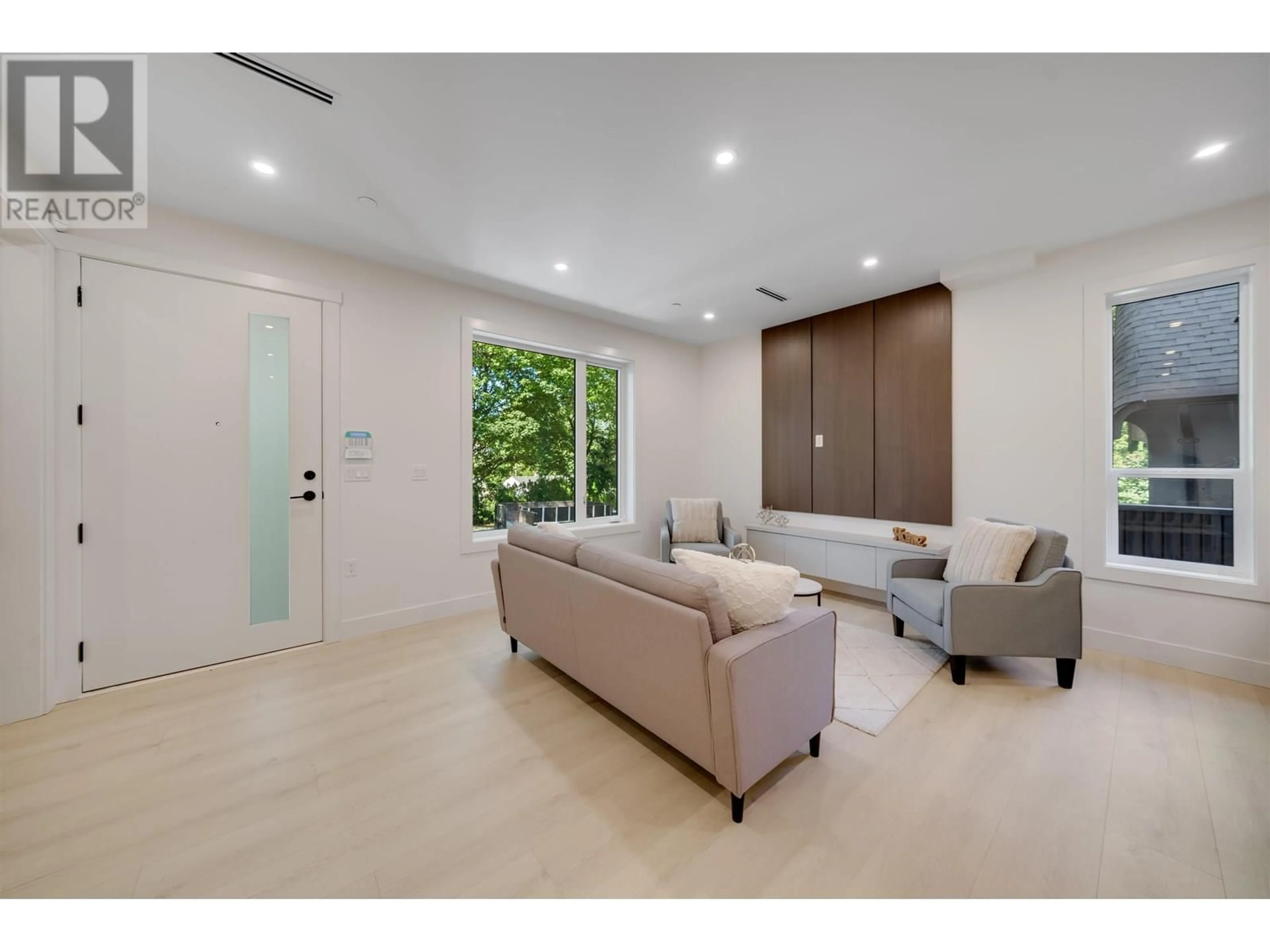 Unknown for 1 - 3836 8TH AVENUE, Vancouver British Columbia V6R1Z4