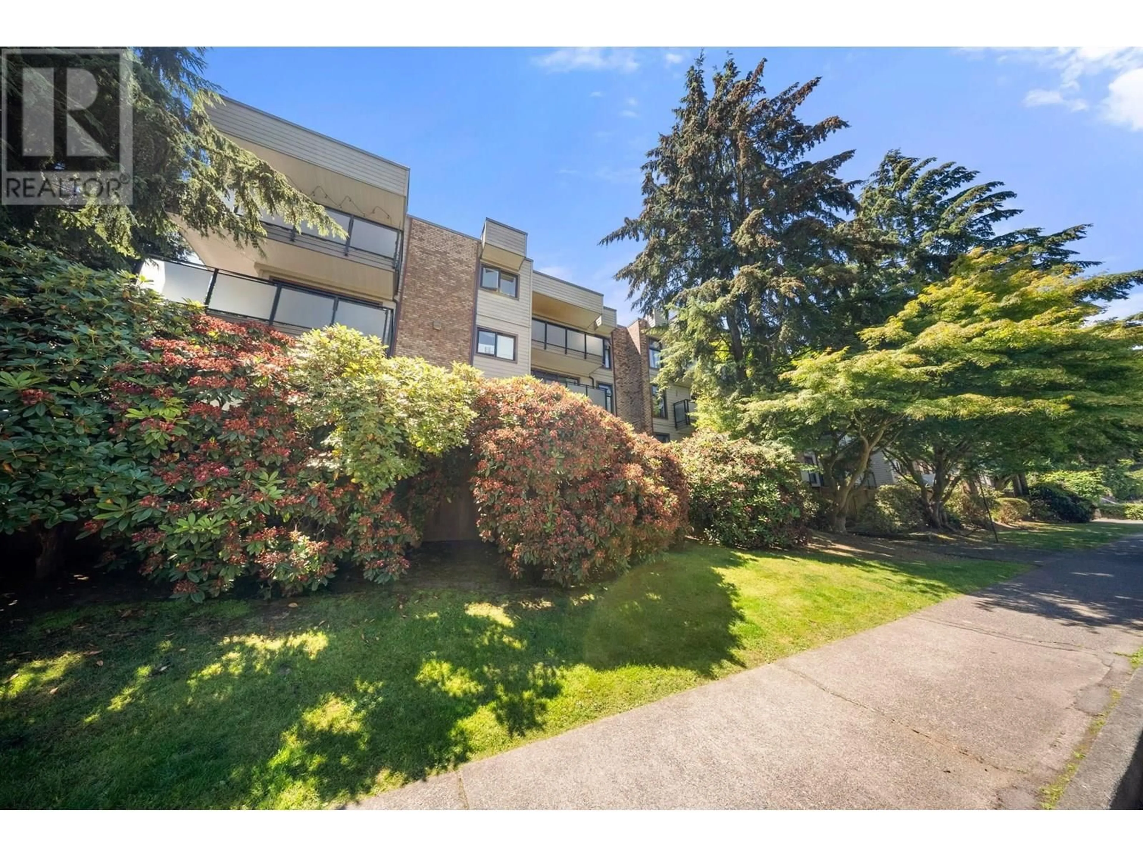 A pic from outside/outdoor area/front of a property/back of a property/a pic from drone, street for 101 - 1066 8TH AVENUE, Vancouver British Columbia V5T1T9