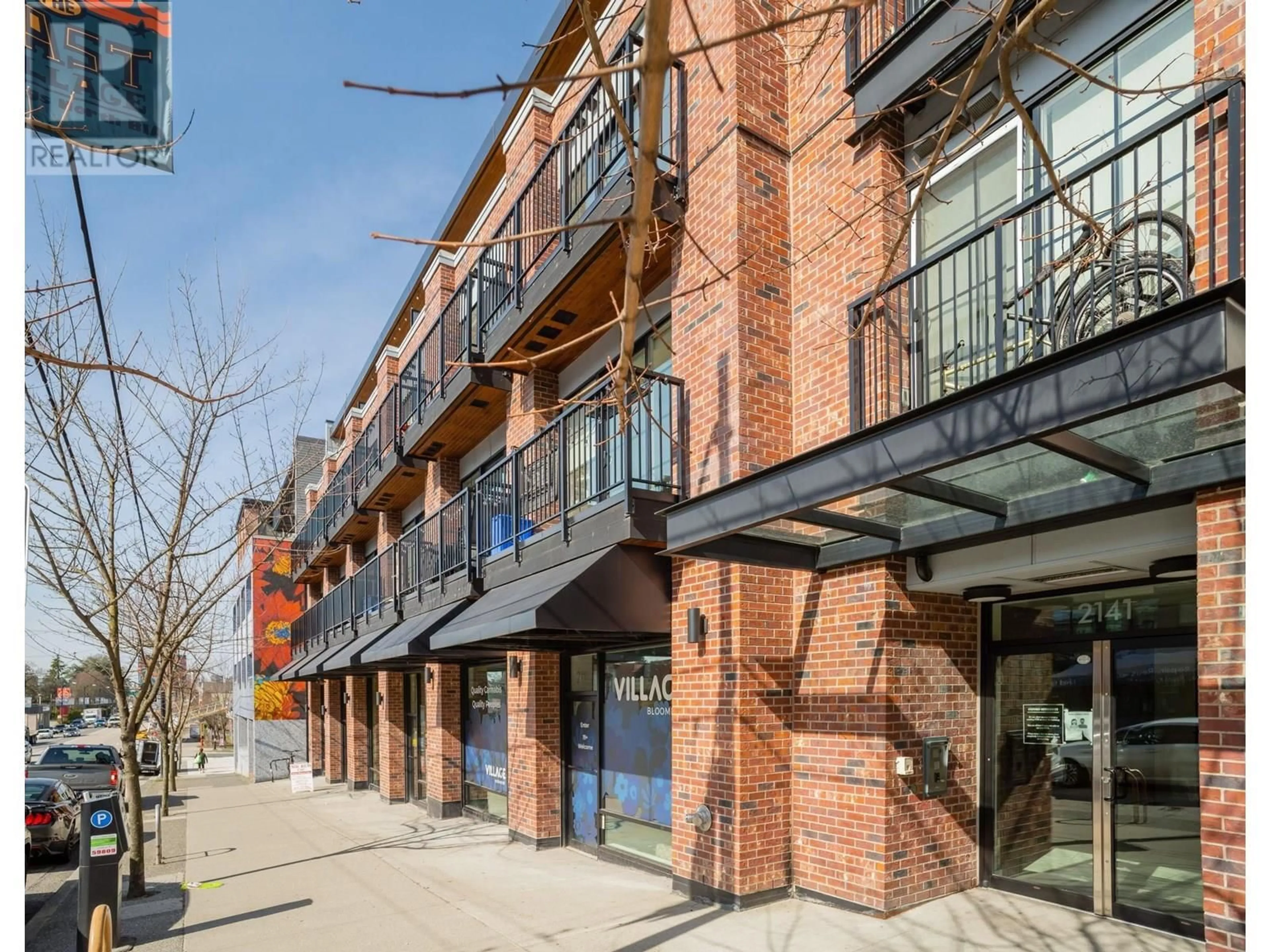 Patio, street for 205 - 2141 HASTINGS STREET, Vancouver British Columbia V5L1V2