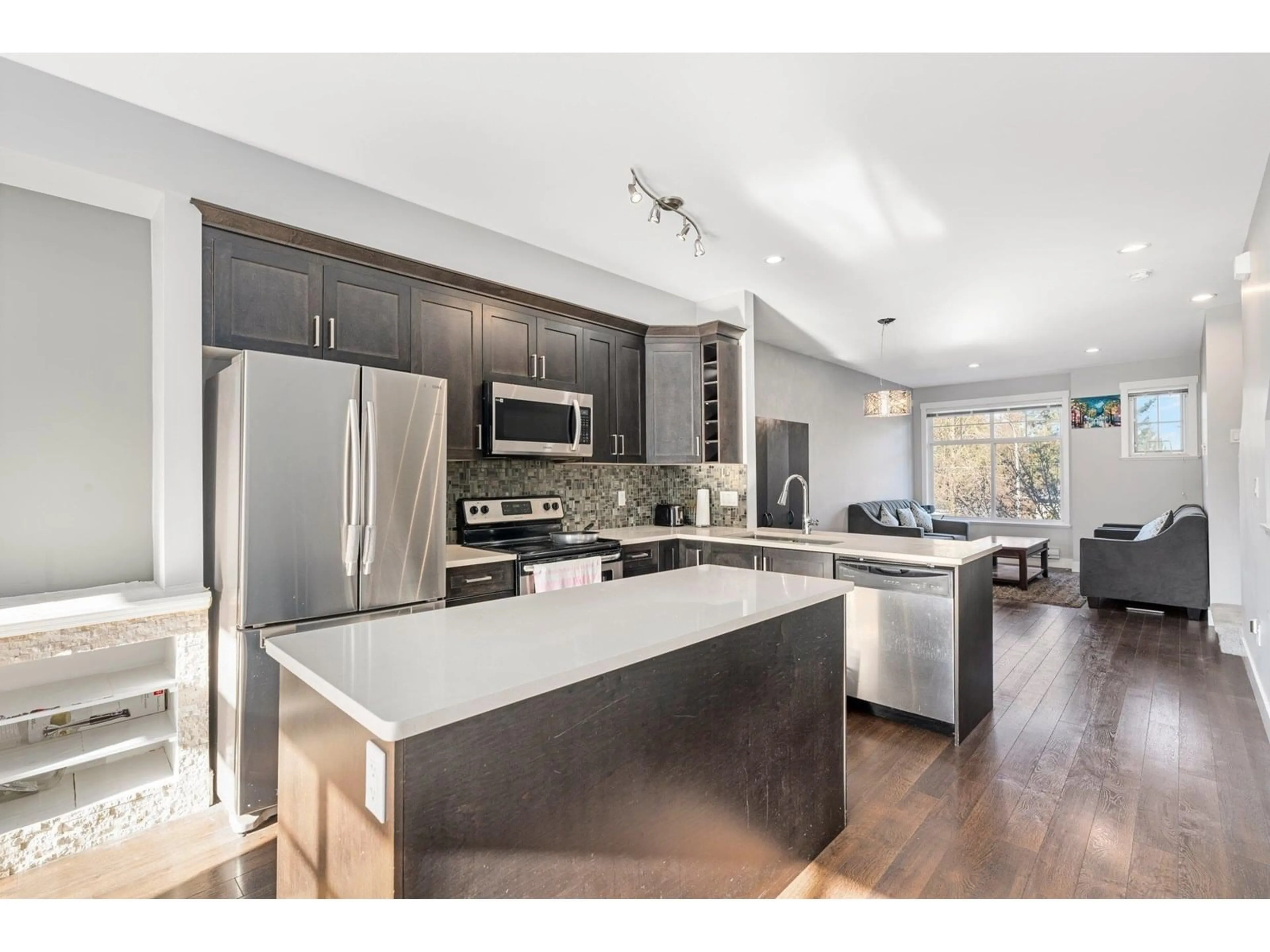 Open concept kitchen, unknown for 41 - 12775 63, Surrey British Columbia V3X0E9