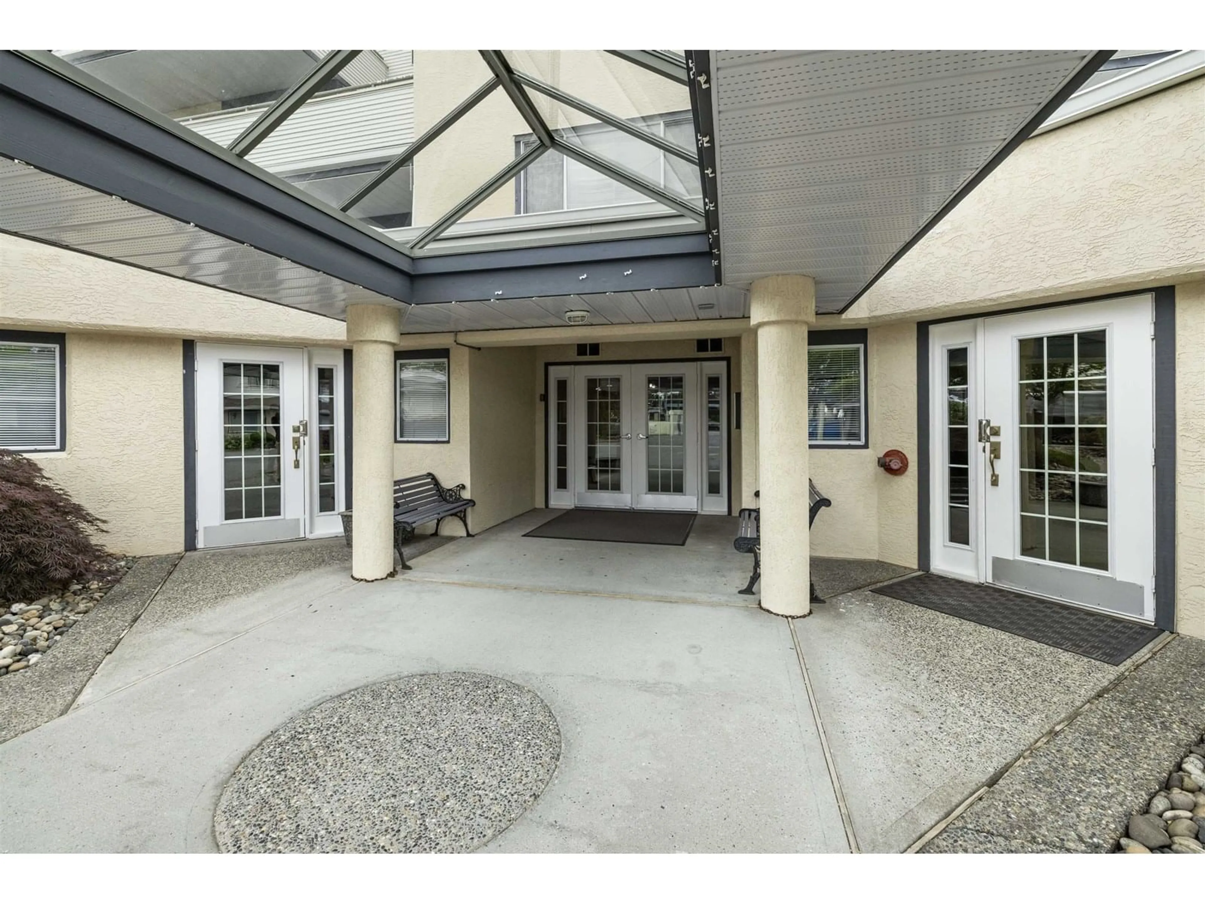 Indoor foyer for 303 - 19645 64, Langley British Columbia V2Y1L2