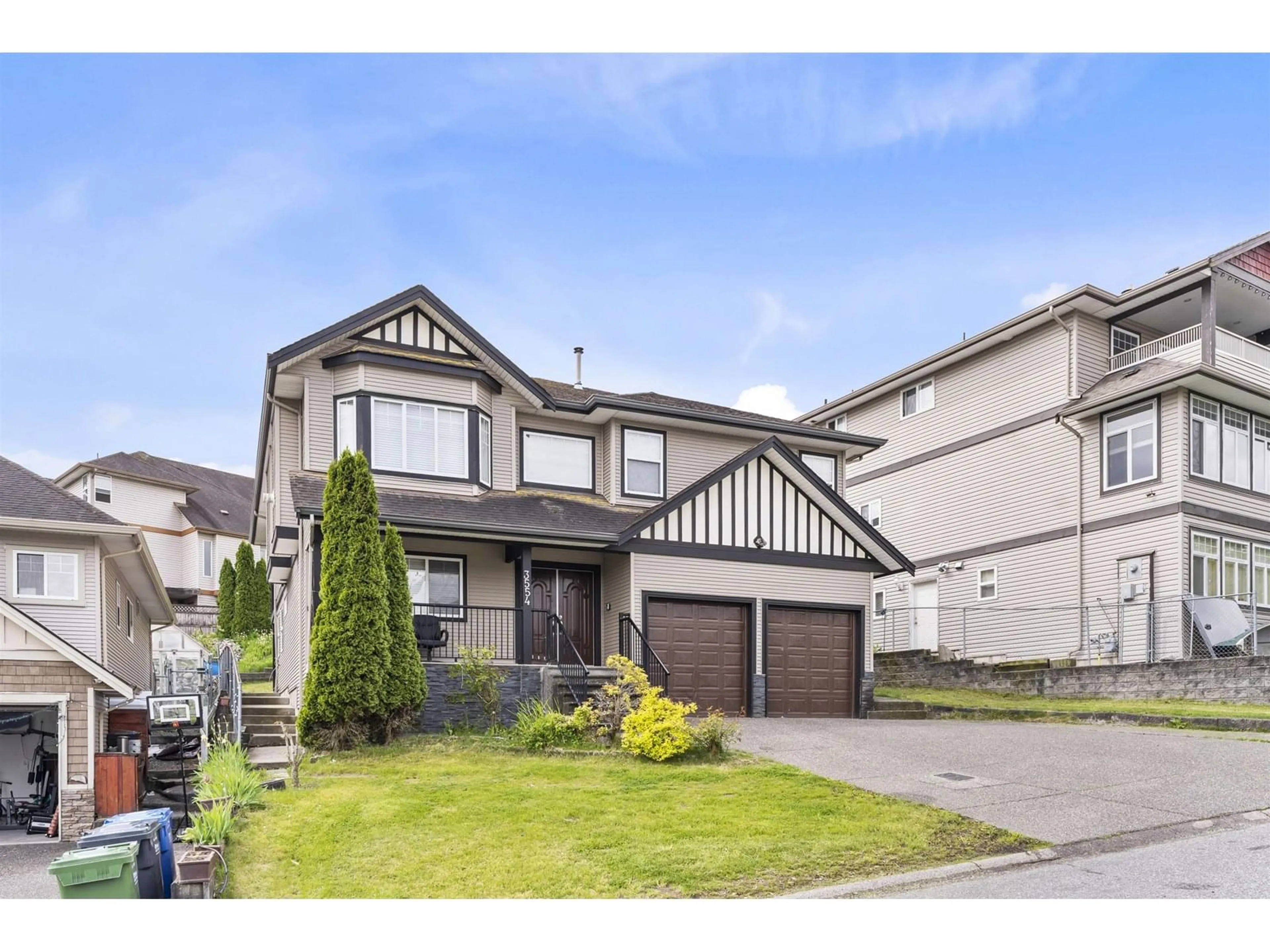 Home with vinyl exterior material, street for 3554 THURSTON, Abbotsford British Columbia V2T6Y2