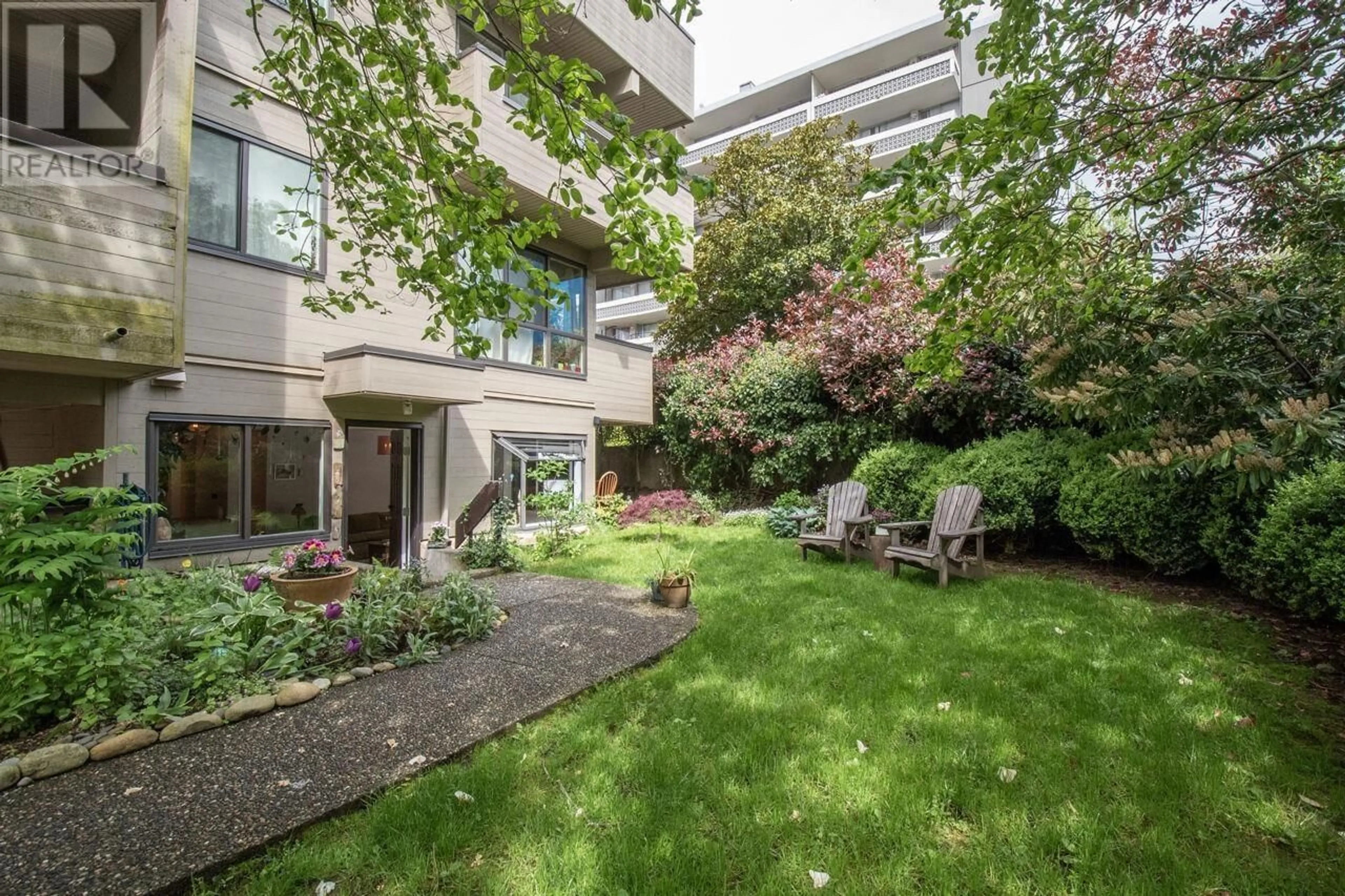 Patio, street for 117 - 1363 CLYDE AVENUE, West Vancouver British Columbia V7T2W9