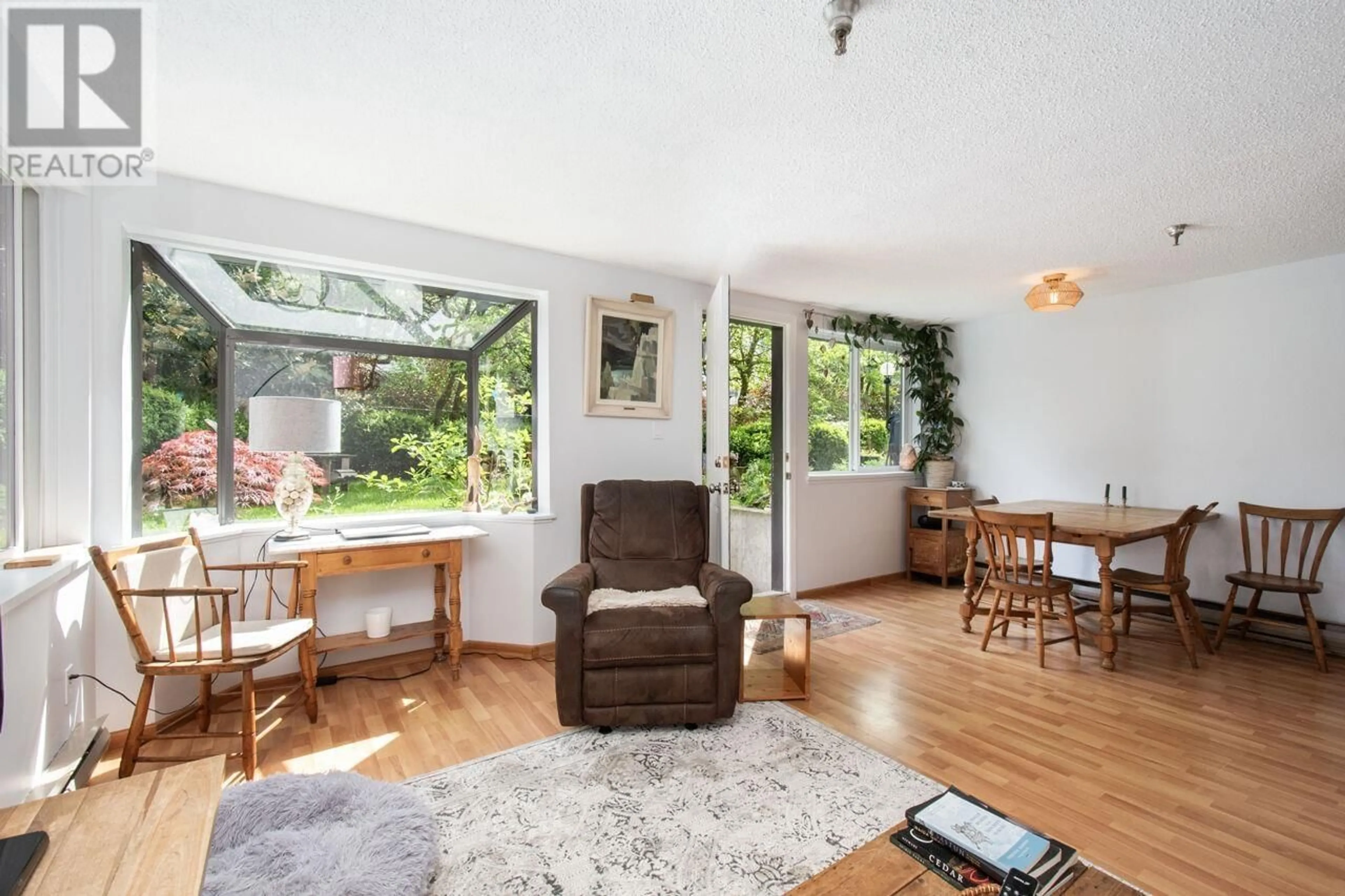 Living room with furniture, unknown for 117 - 1363 CLYDE AVENUE, West Vancouver British Columbia V7T2W9