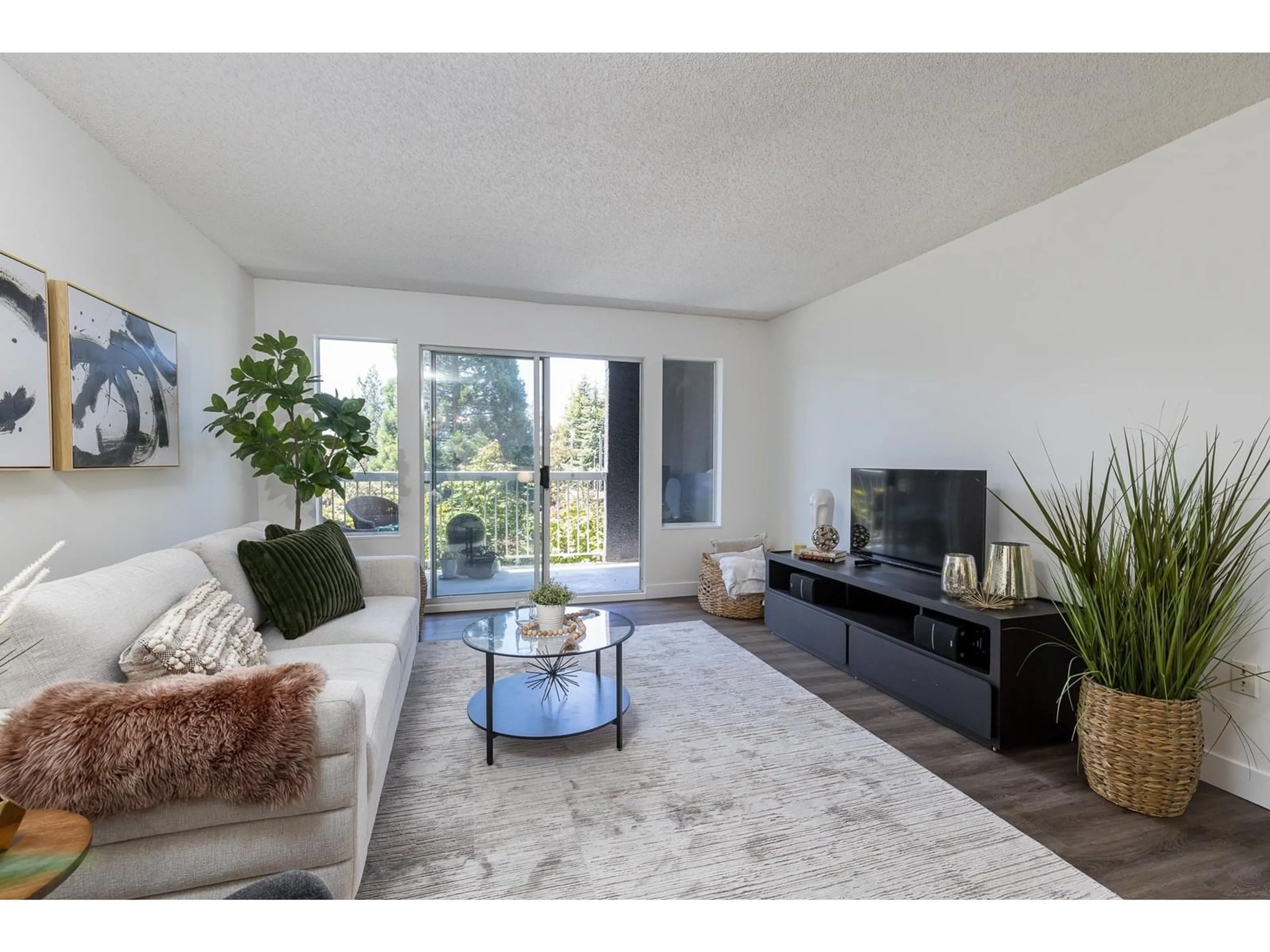 Living room with furniture, unknown for 202 - 5700 200, Langley British Columbia V3A7S6