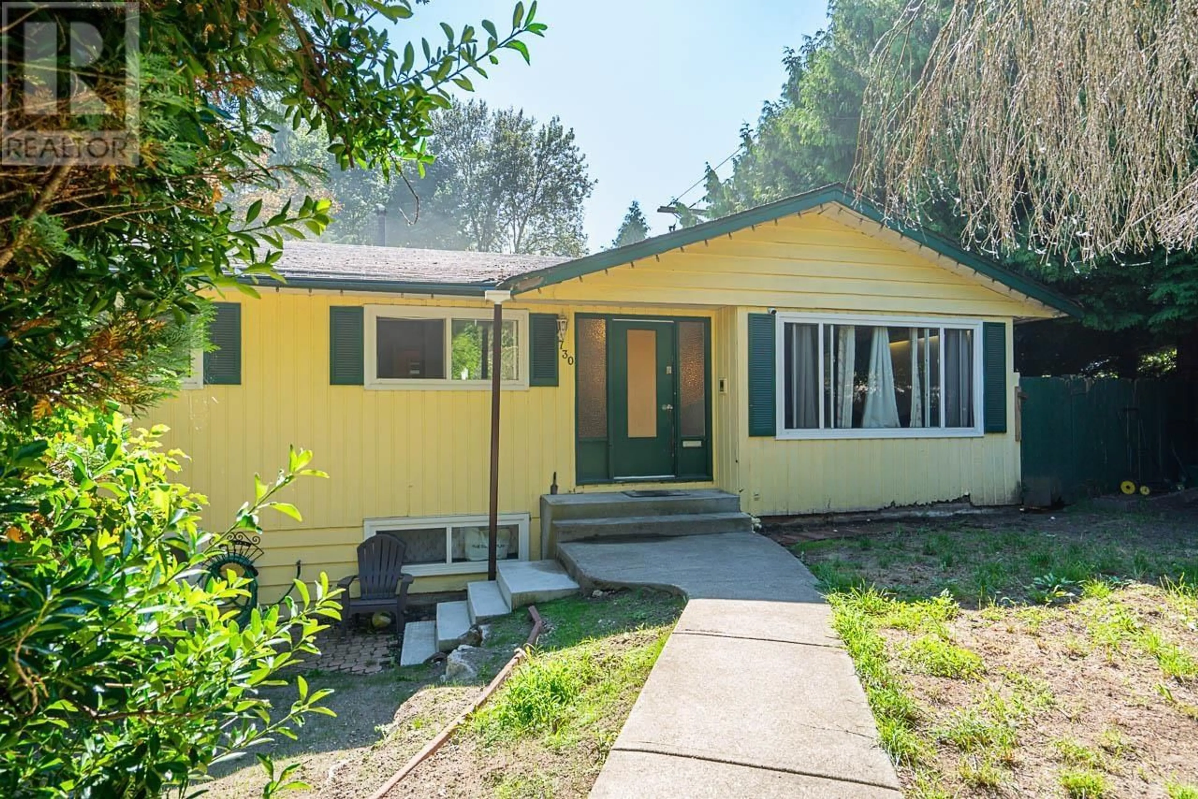 Home with vinyl exterior material, street for 730 CUMBERLAND STREET, New Westminster British Columbia V3L3G8