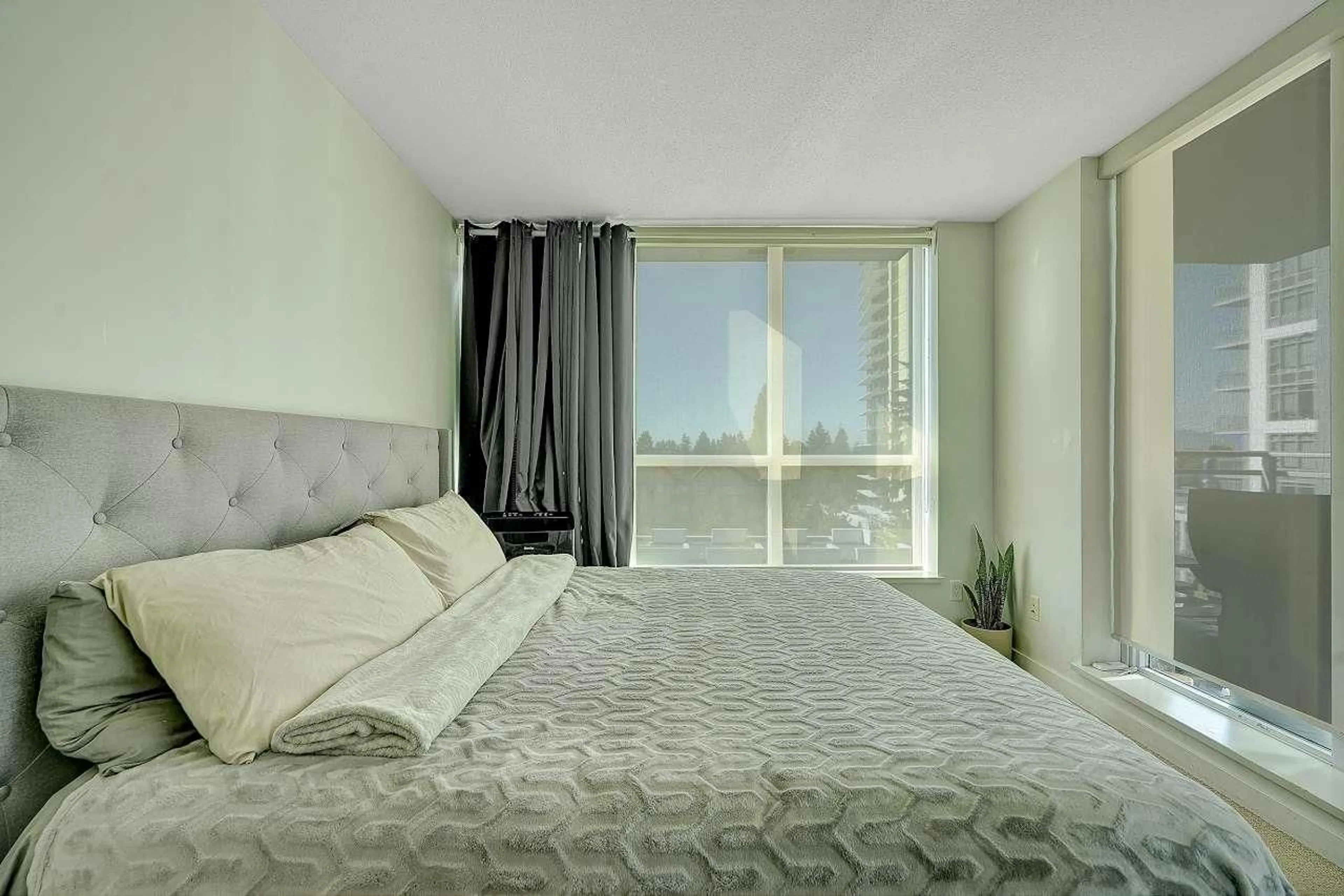 Bedroom with bed, unknown for 701 - 13325 102A, Surrey British Columbia V3T0J5
