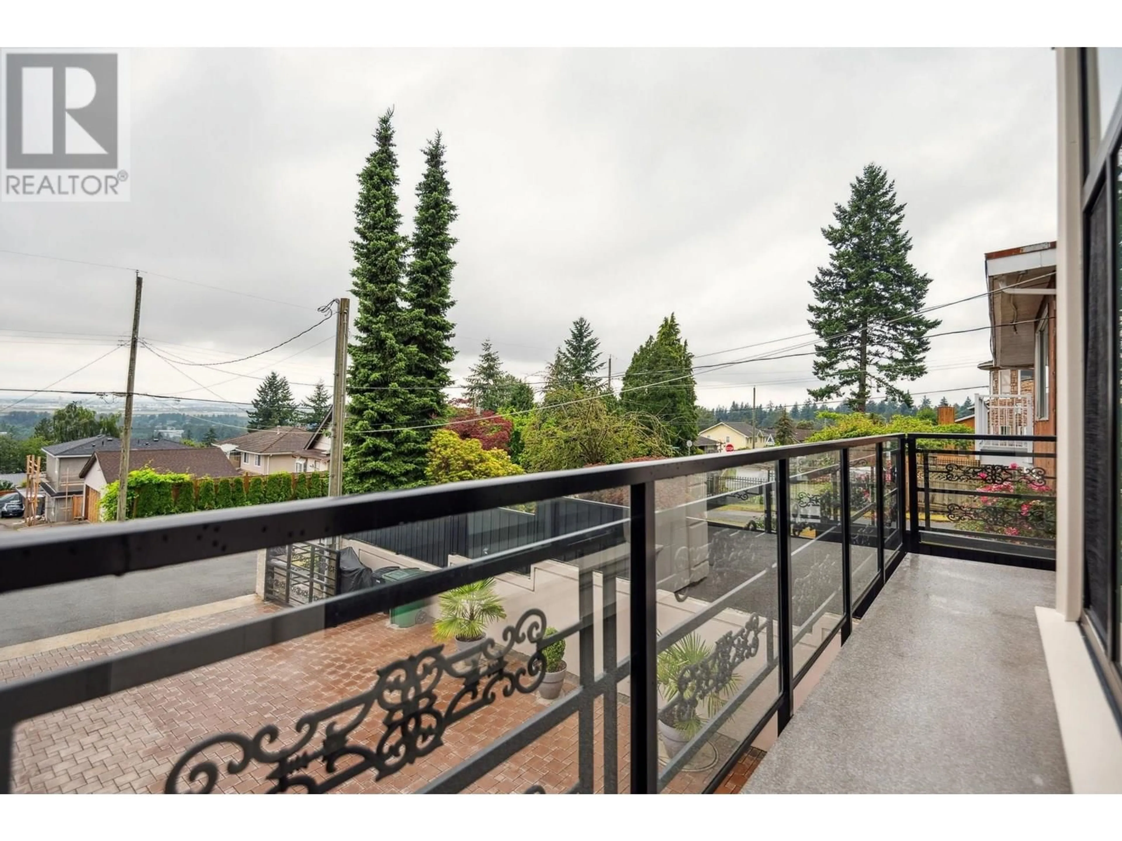 Patio, mountain view for 4319 SOUTHWOOD STREET, Burnaby British Columbia V5J2G3