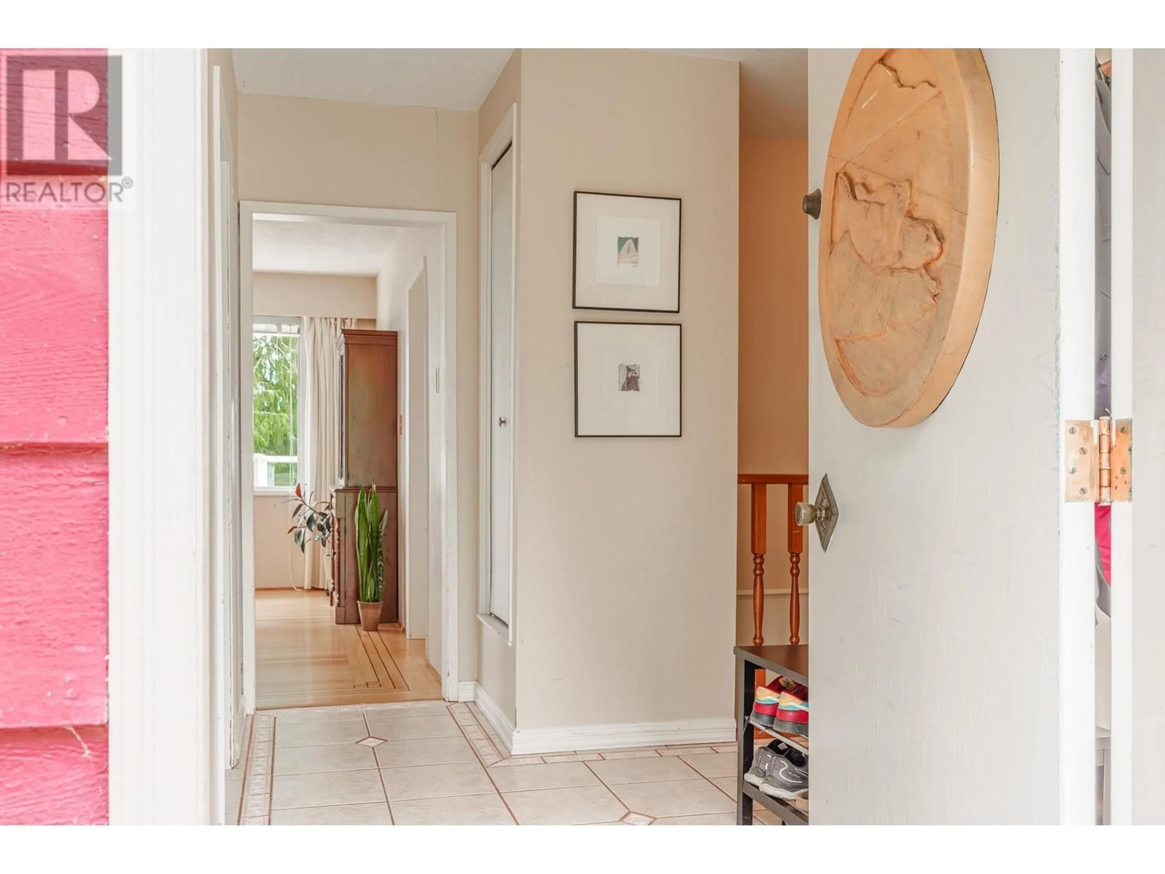 Indoor entryway for 4789 WHITAKER ROAD, Sechelt British Columbia V7Z0G3