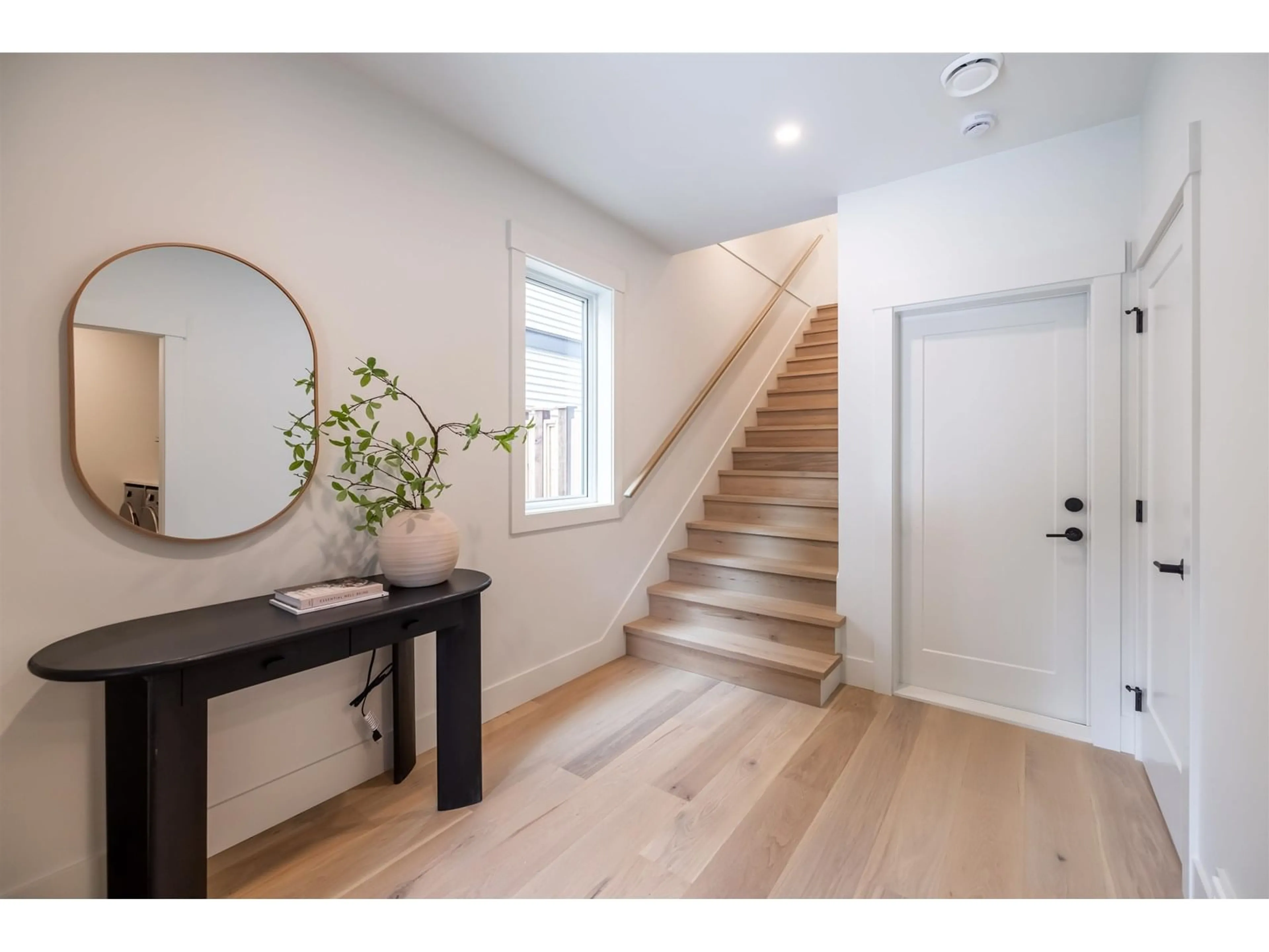 Indoor entryway for 23126 96, Langley British Columbia V1M2R6