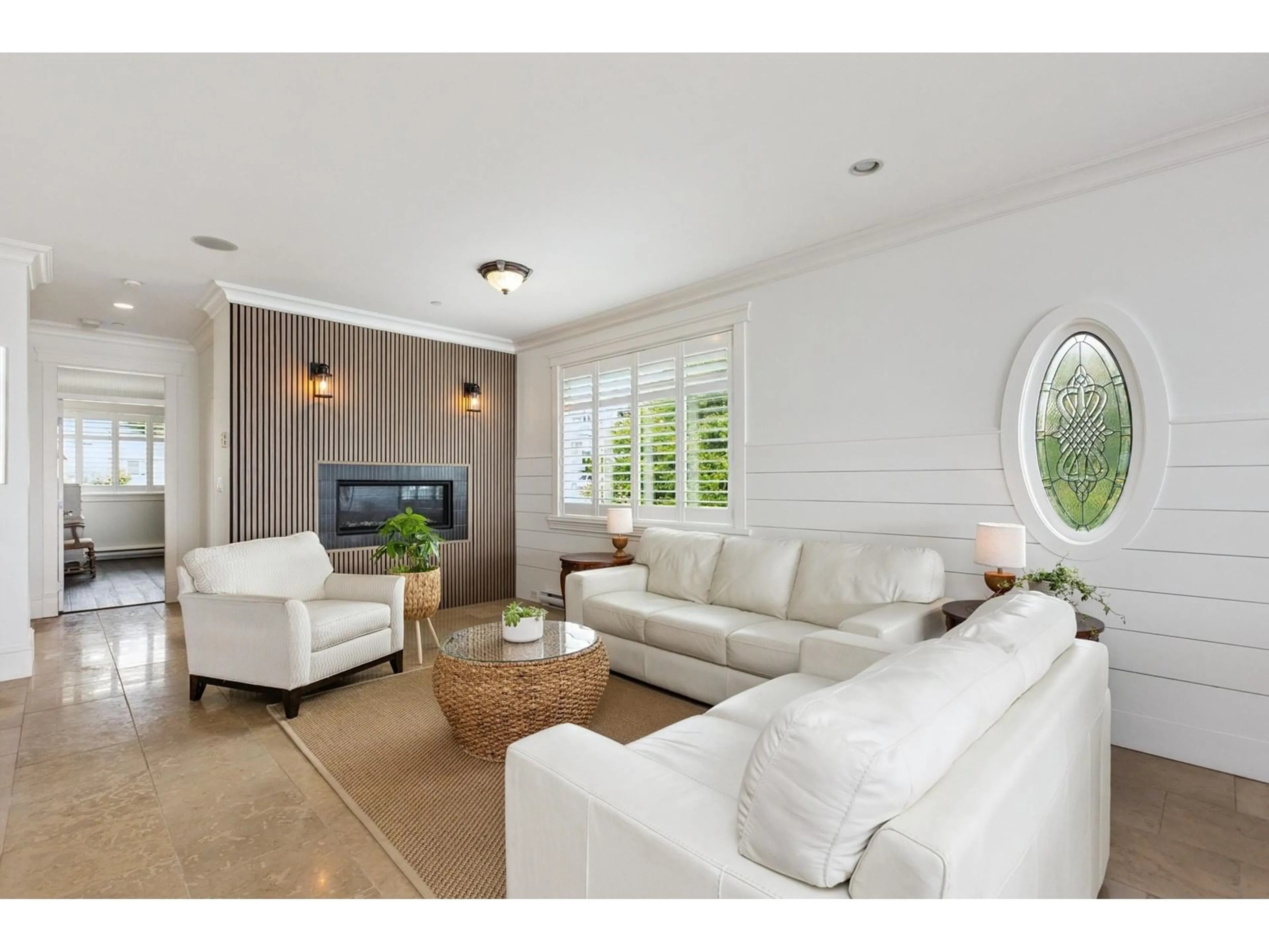 Living room with furniture, unknown for 15096 BEACHVIEW, White Rock British Columbia V4B1P4