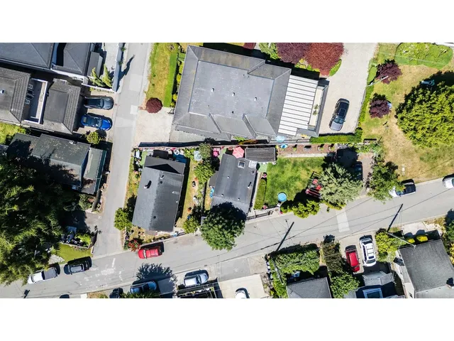 931 FINLAY STREET, White Rock 3