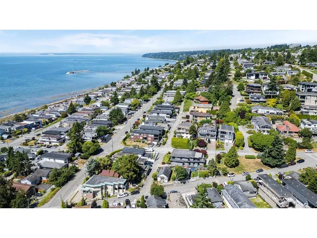 931 FINLAY STREET, White Rock 5