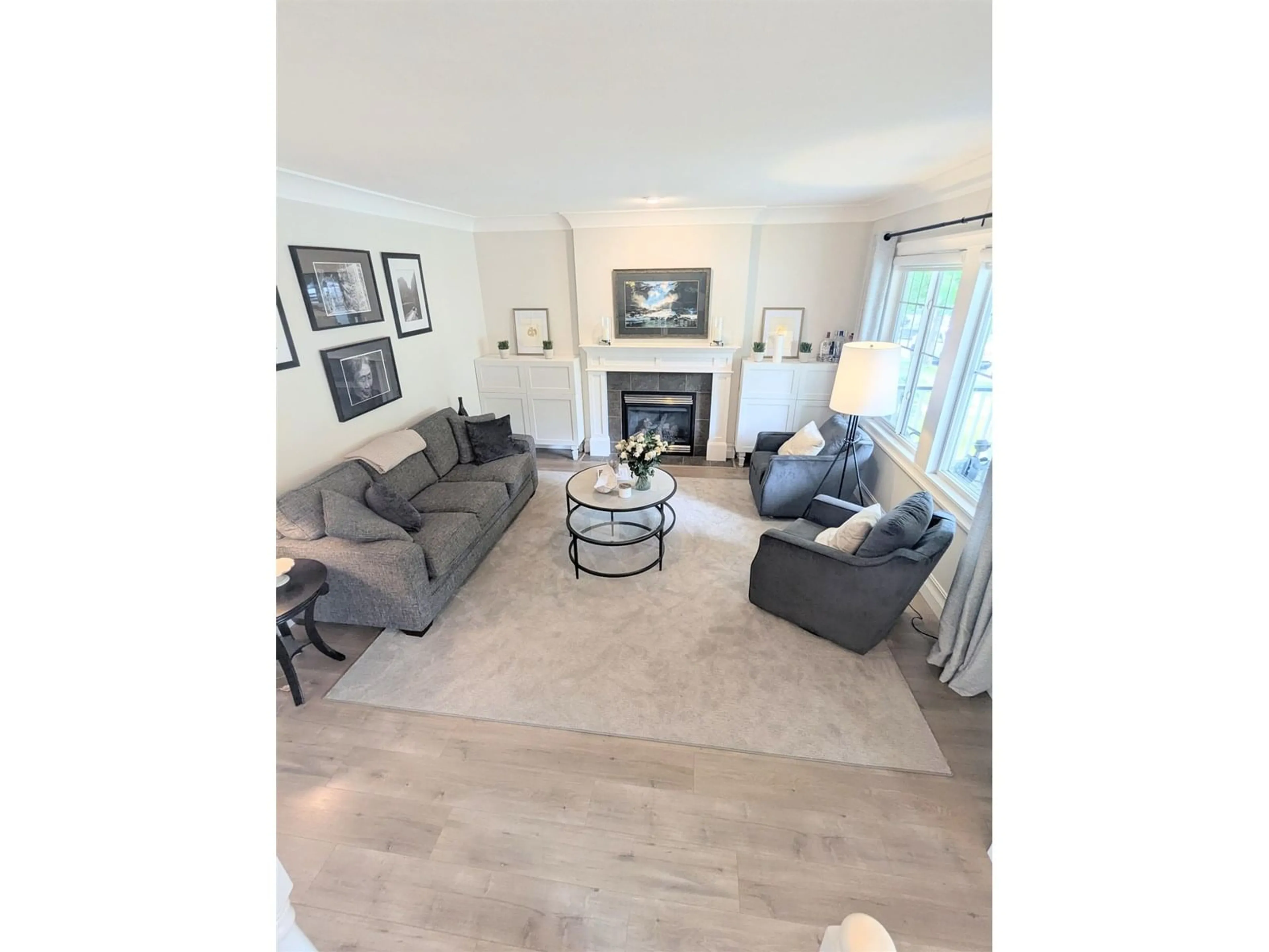 Living room with furniture, wood/laminate floor for 36181 AUGUSTON SOUTH, Abbotsford British Columbia V3G2Y7
