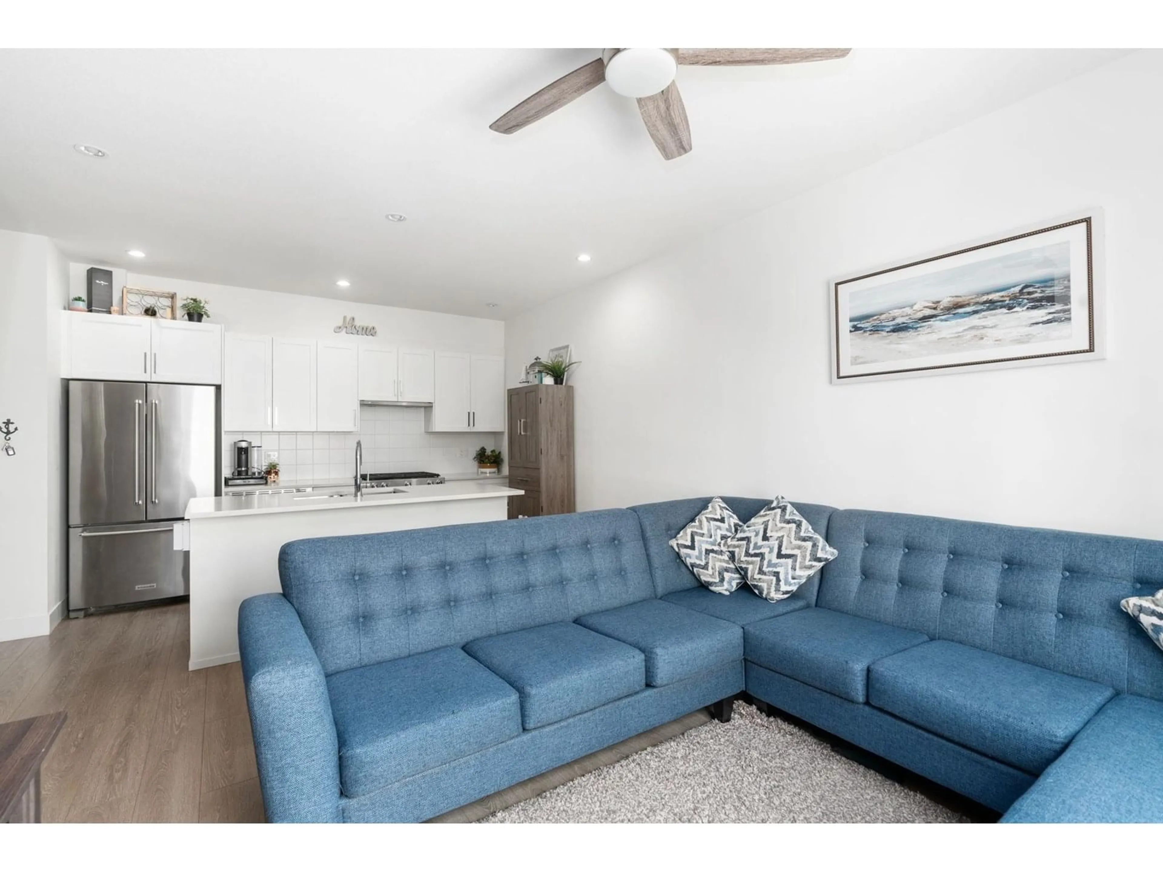 Living room with furniture, unknown for 67 - 16433 19, Surrey British Columbia V3Z0Z1