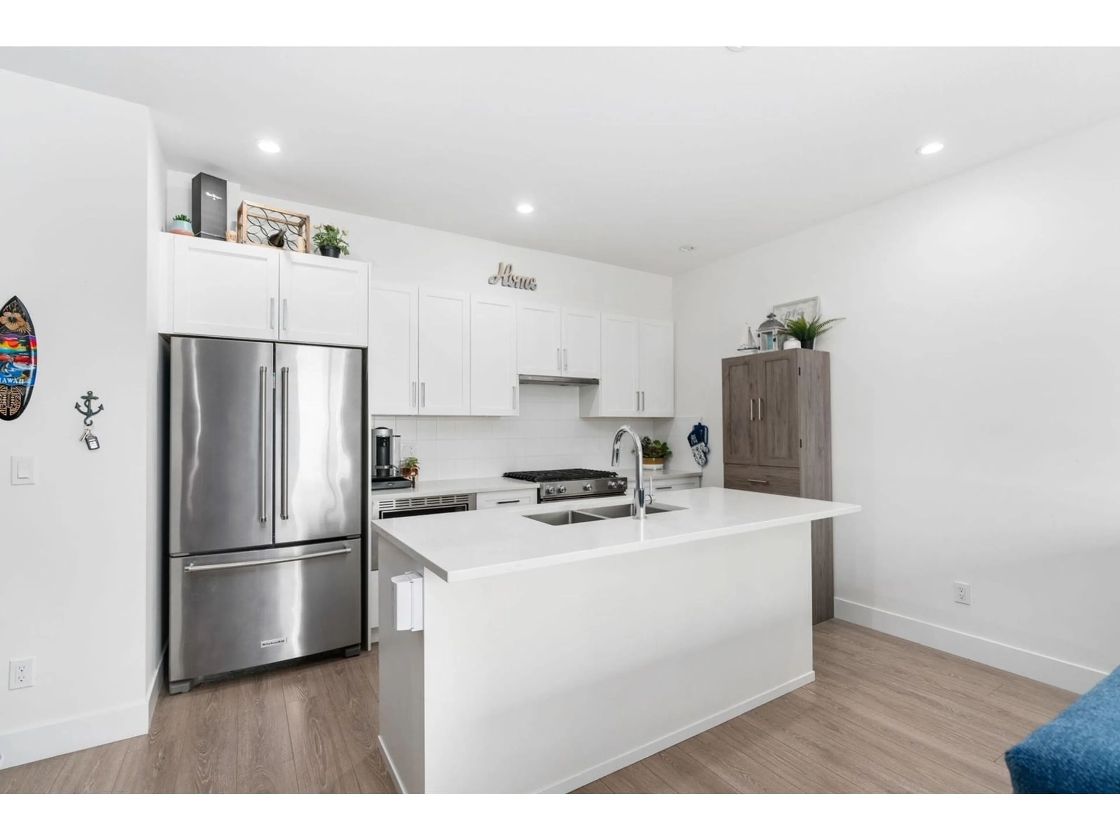 Open concept kitchen, unknown for 67 - 16433 19, Surrey British Columbia V3Z0Z1