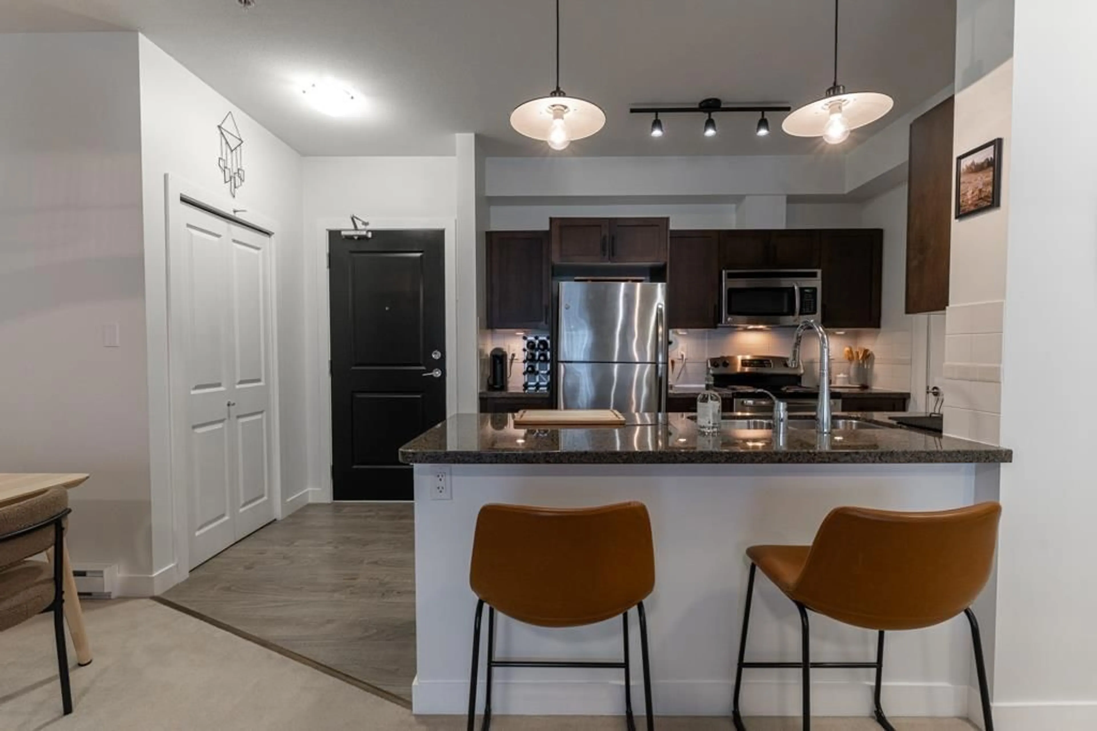 Open concept kitchen, ceramic/tile floor for 210 - 33898 PINE, Abbotsford British Columbia V2S2P3