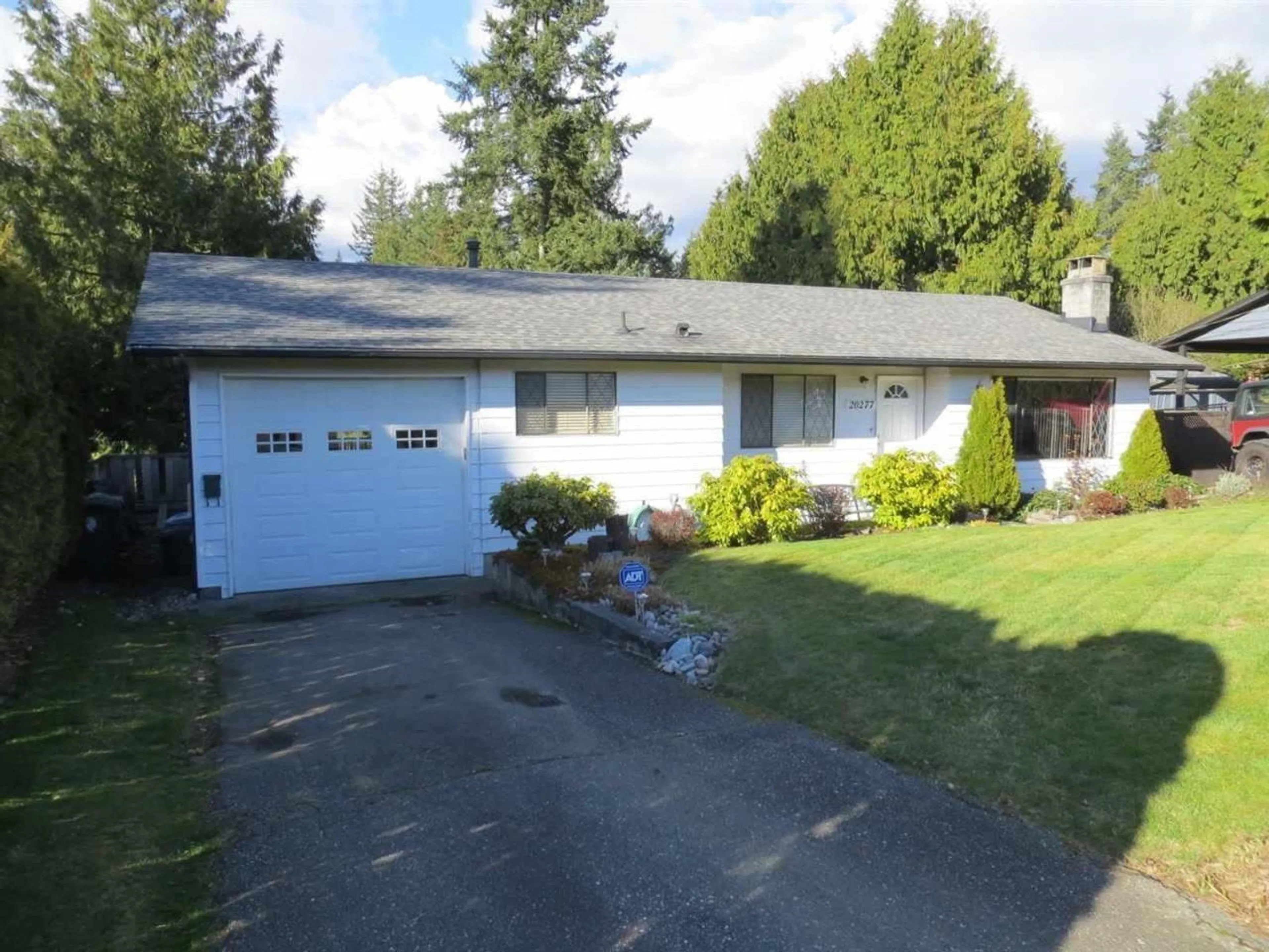 Home with vinyl exterior material, street for 20277 36, Langley British Columbia V3A6A5