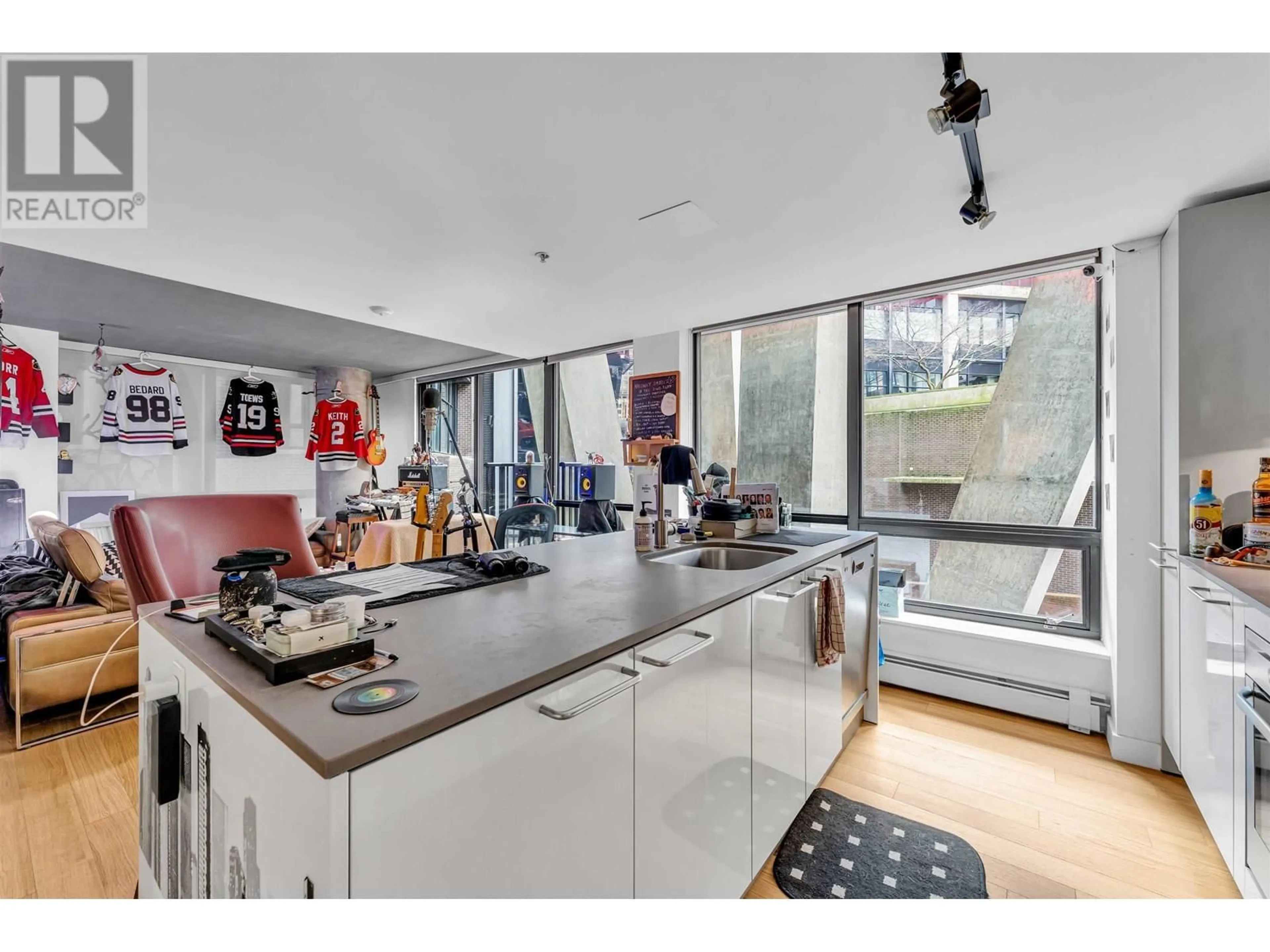 Unknown for 205 - 128 CORDOVA STREET, Vancouver British Columbia V6B0E6