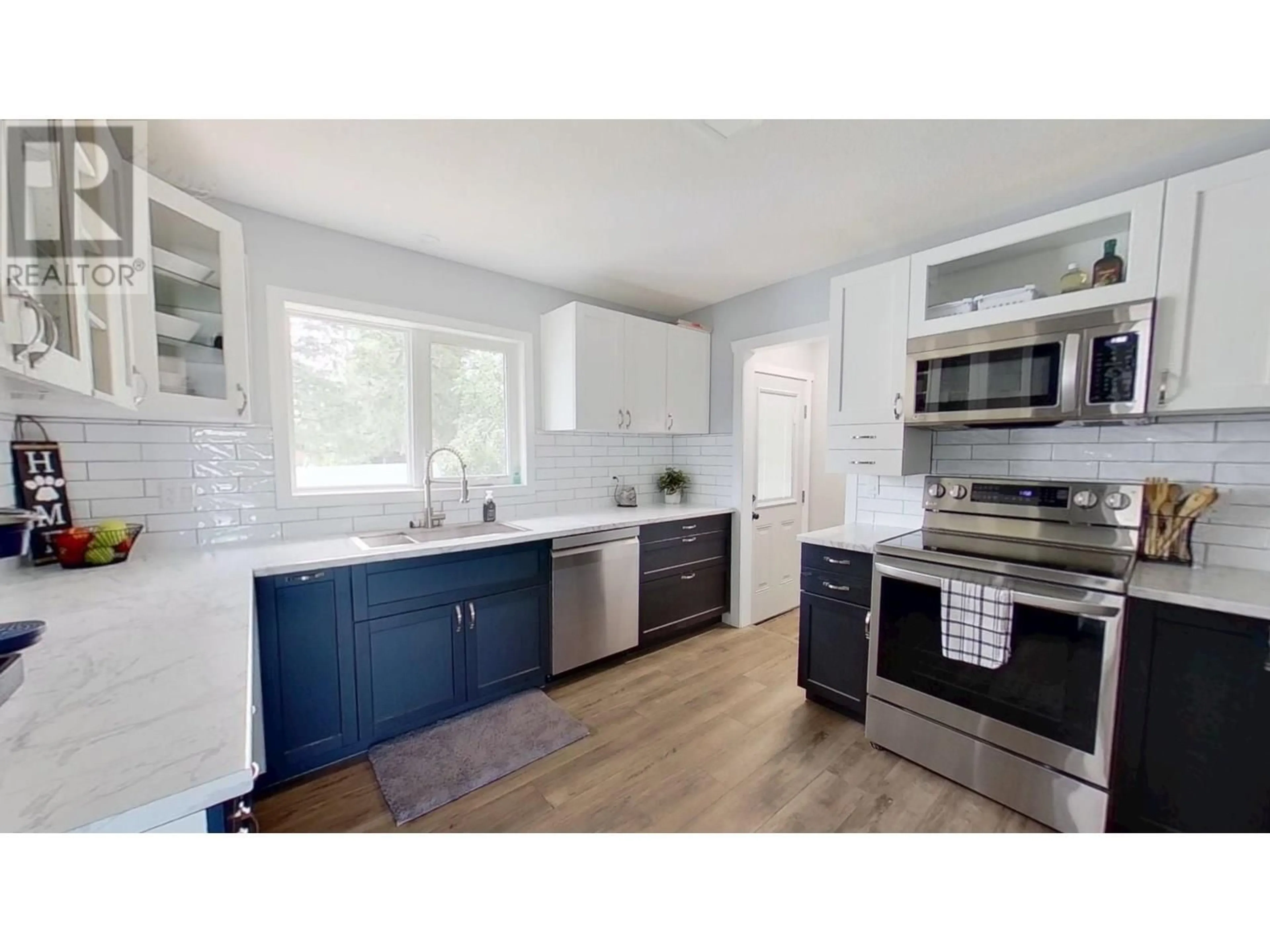 Open concept kitchen, unknown for 9507 112 AVENUE, Fort St. John British Columbia V1J2W1