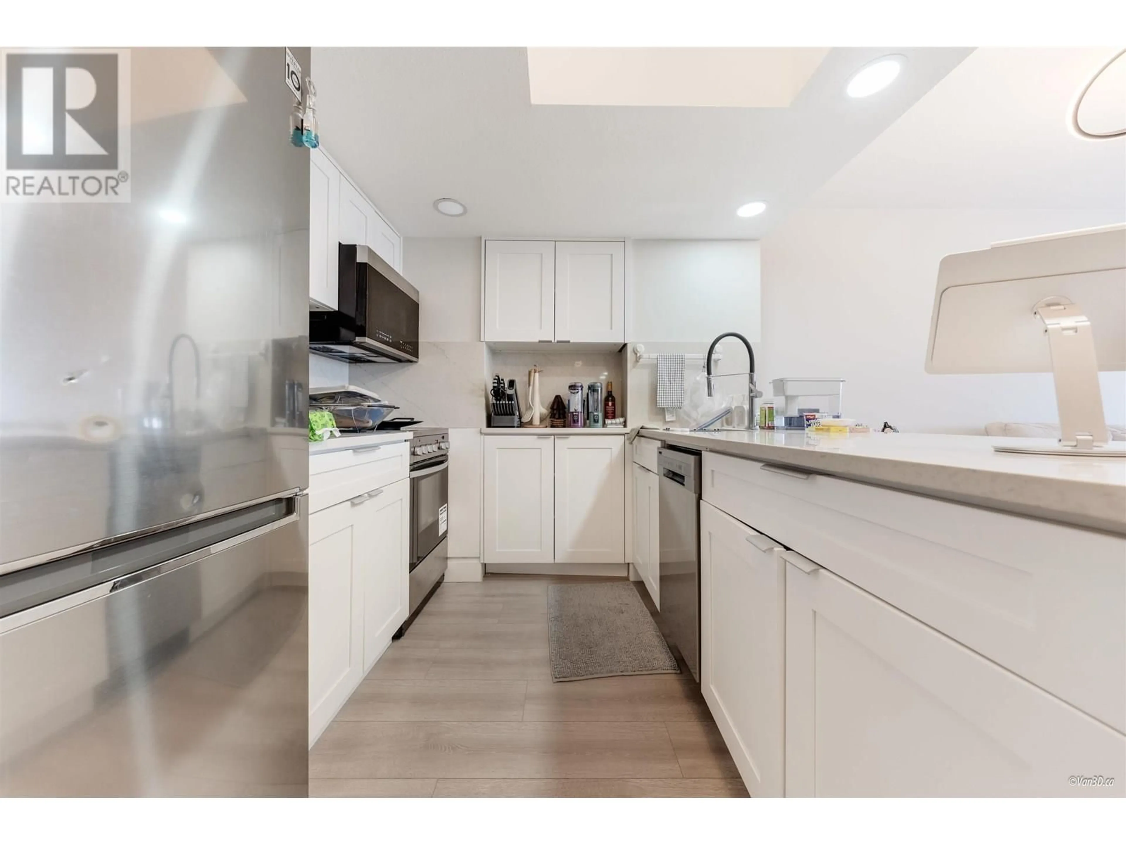 Unknown for 914 - 950 DRAKE STREET, Vancouver British Columbia V6Z2B9