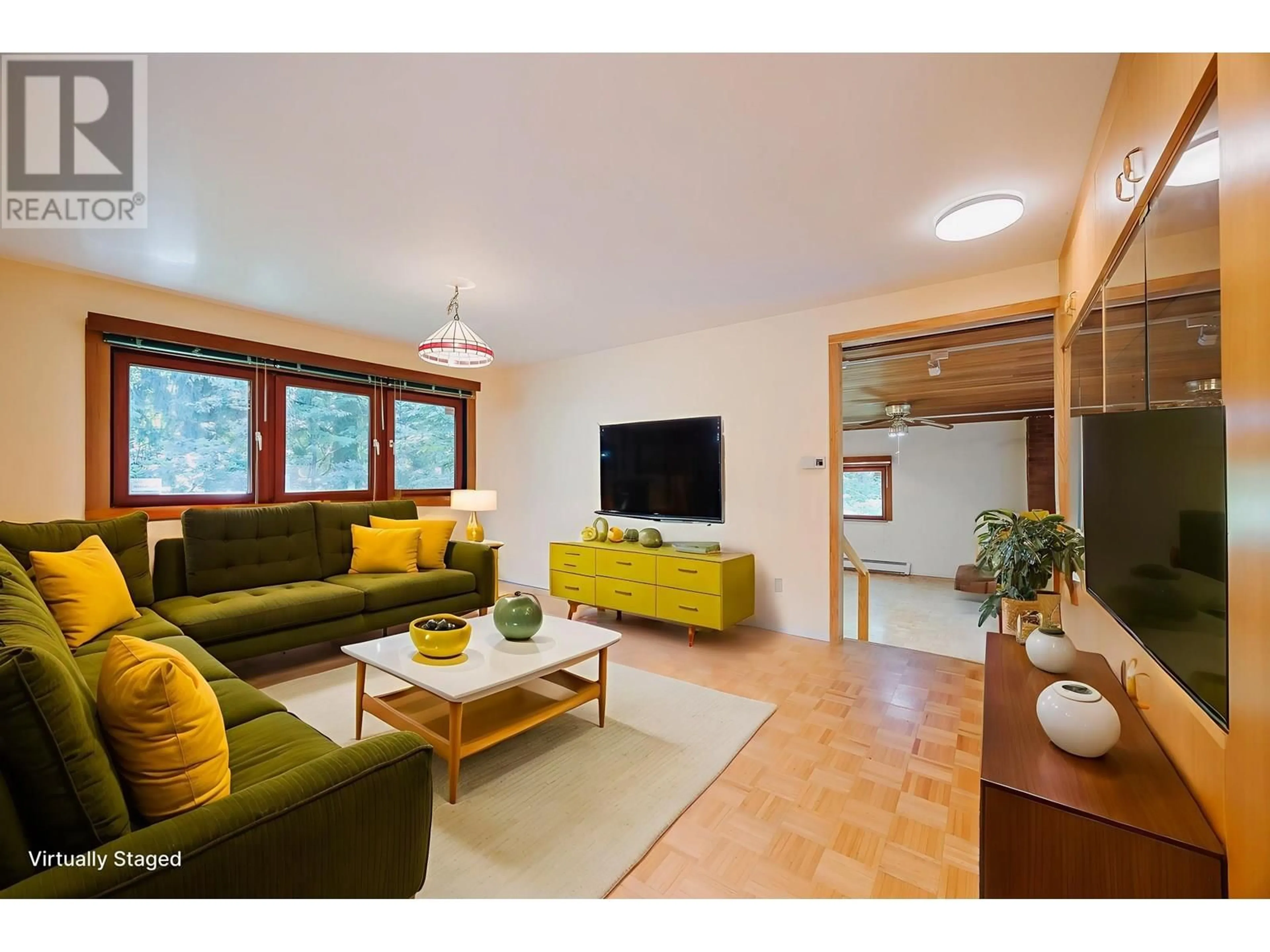 Living room with furniture, wood/laminate floor for 22416 129 AVENUE, Maple Ridge British Columbia V4R2P9
