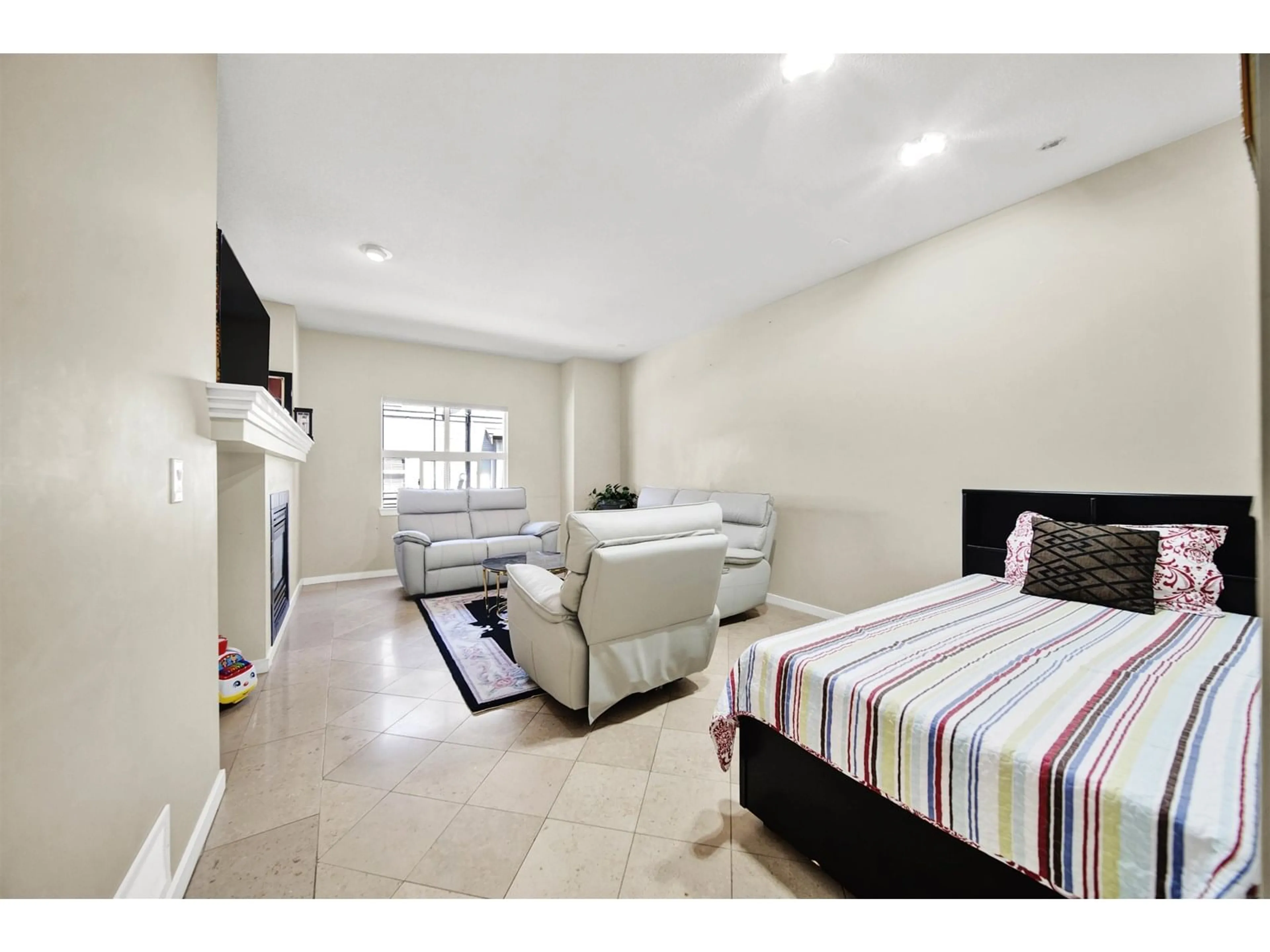A pic of a room for 26 - 12677 63, Surrey British Columbia V3X3T3