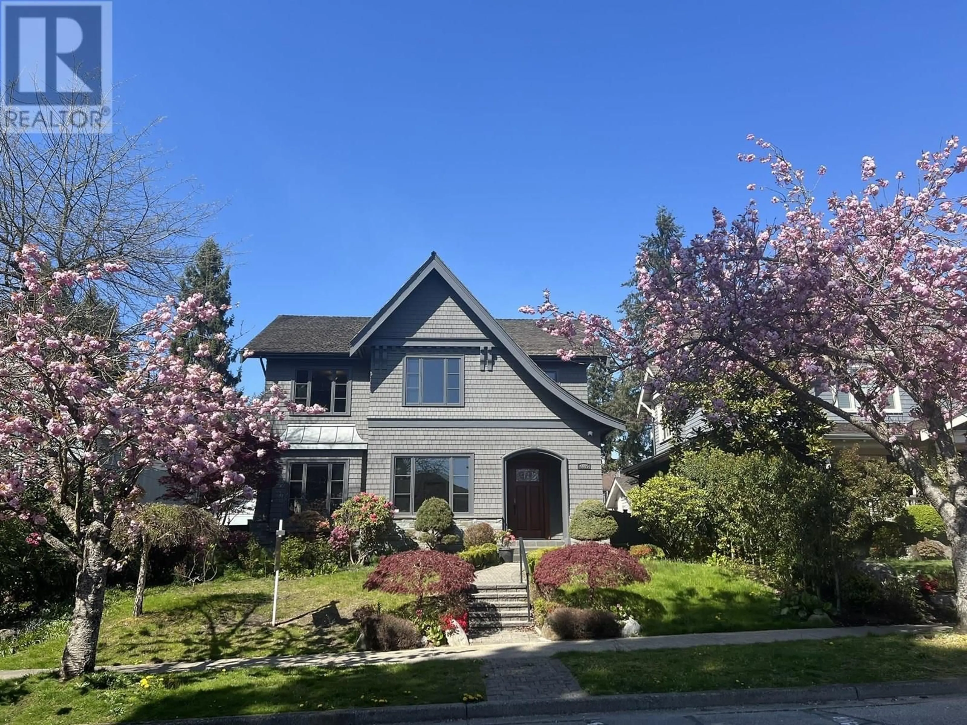 Home with vinyl exterior material, street for 4085 36TH AVENUE, Vancouver British Columbia V6N2T1