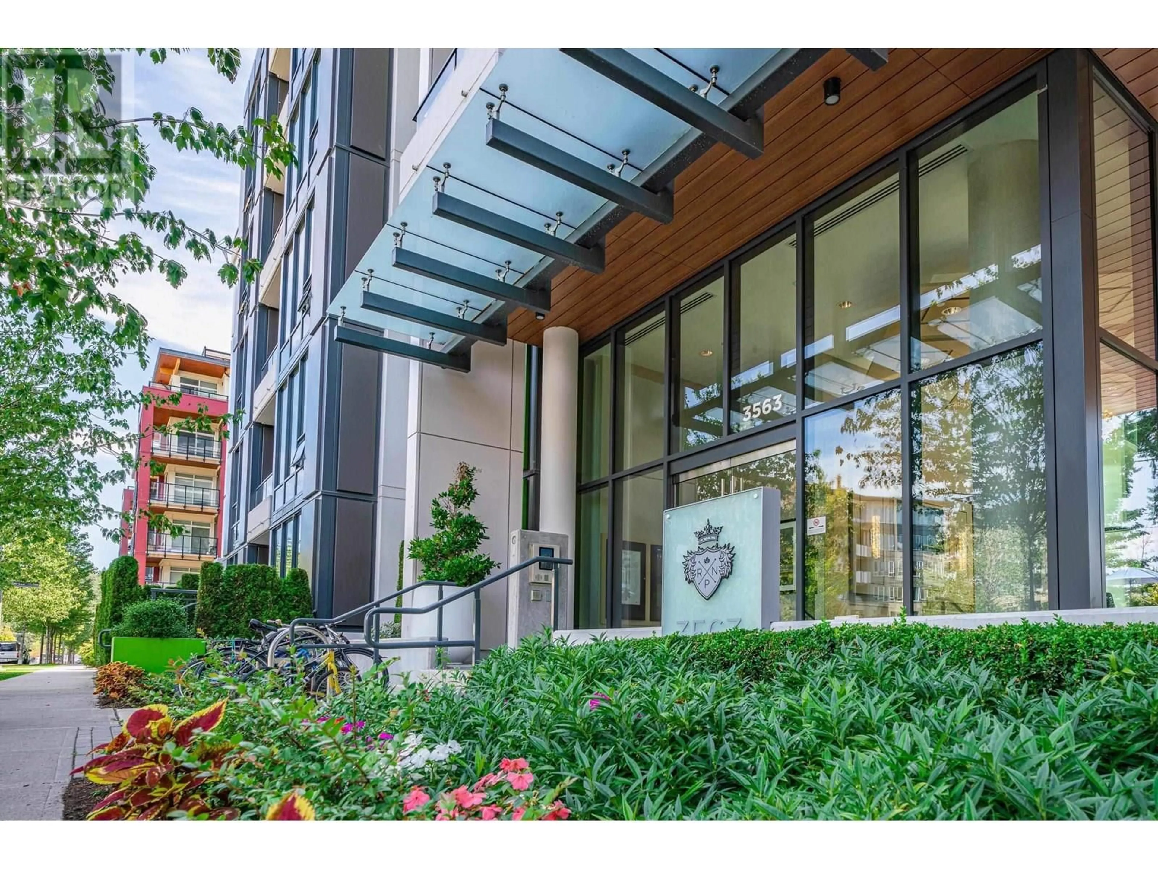 Indoor foyer for 423 - 3563 ROSS DRIVE, Vancouver British Columbia V6S0L3
