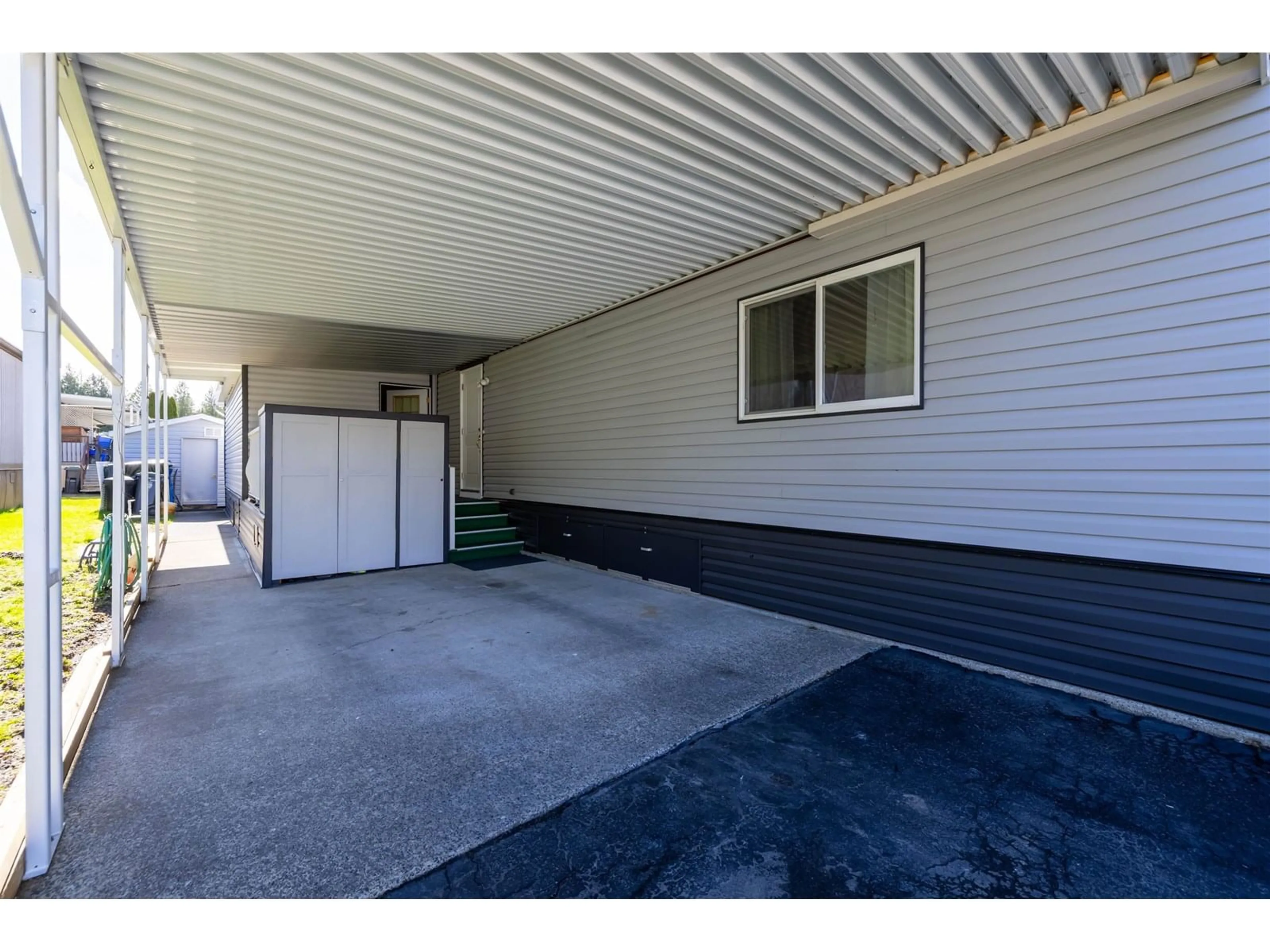 Indoor garage for 80 - 2315 198, Langley British Columbia V2Z1Z1
