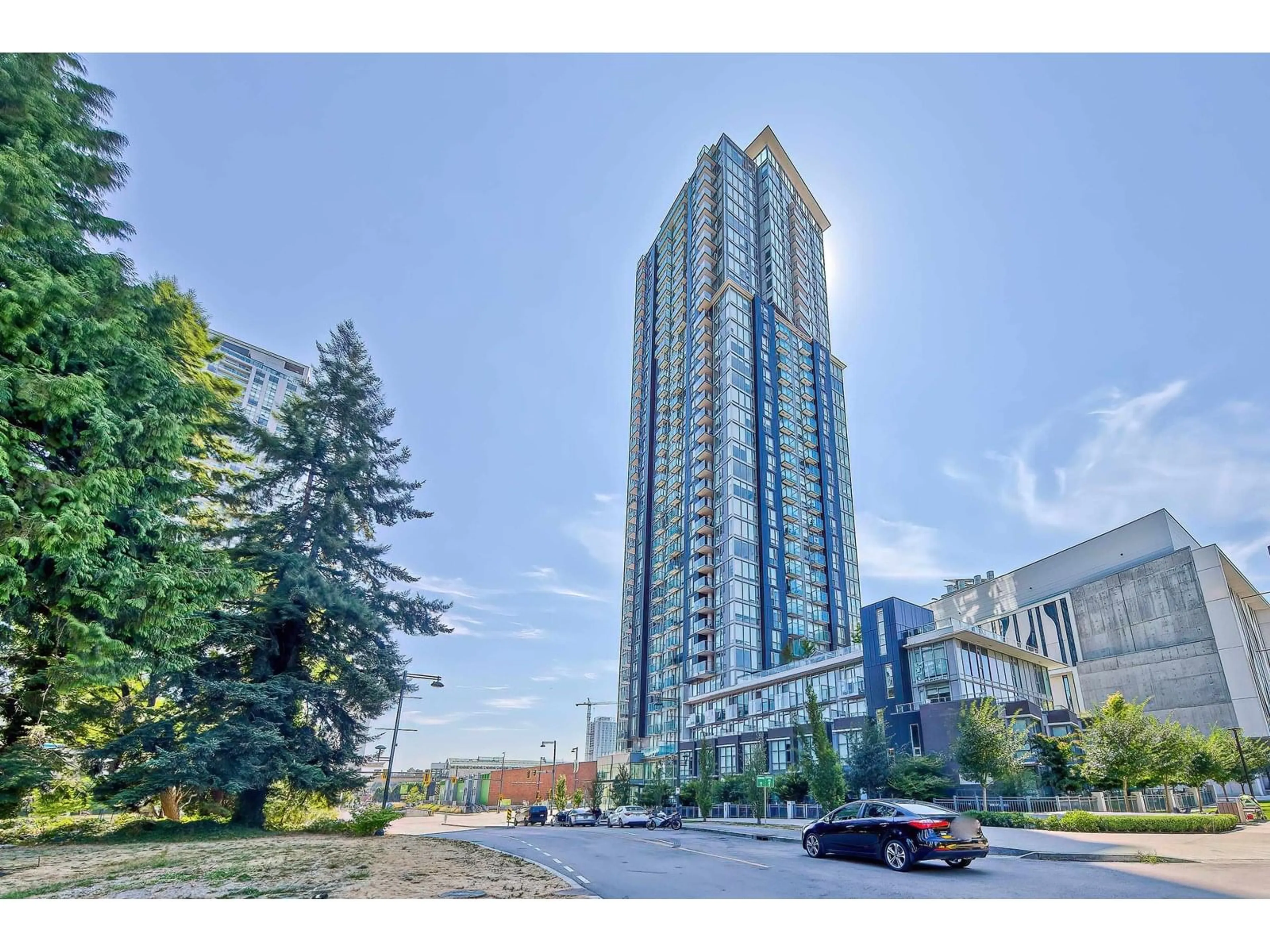 Indoor foyer for 1913 - 13438 CENTRAL, Surrey British Columbia V3T0N2