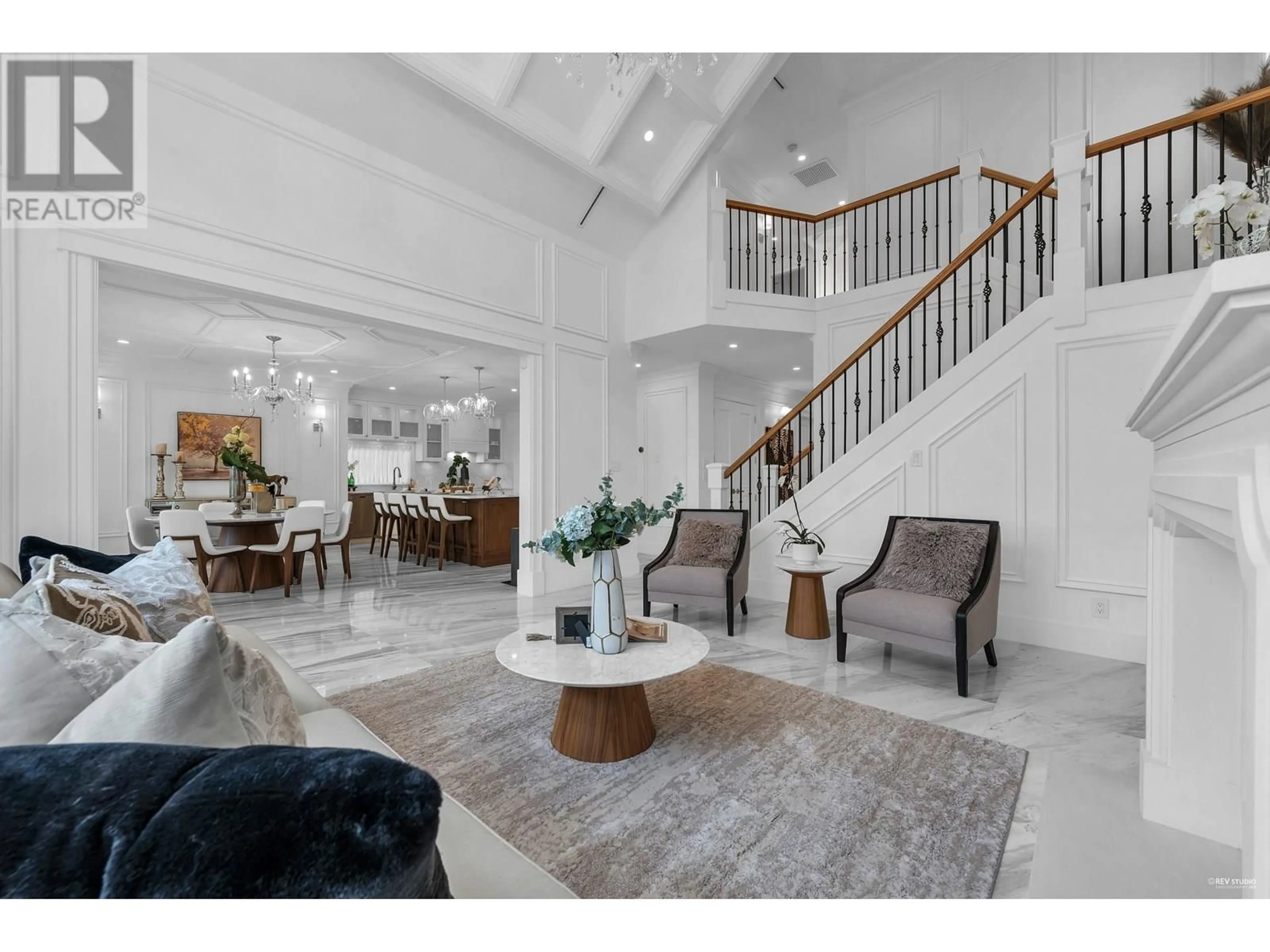 Indoor entryway for 3500 SEMLIN DRIVE, Richmond British Columbia V7C5V7