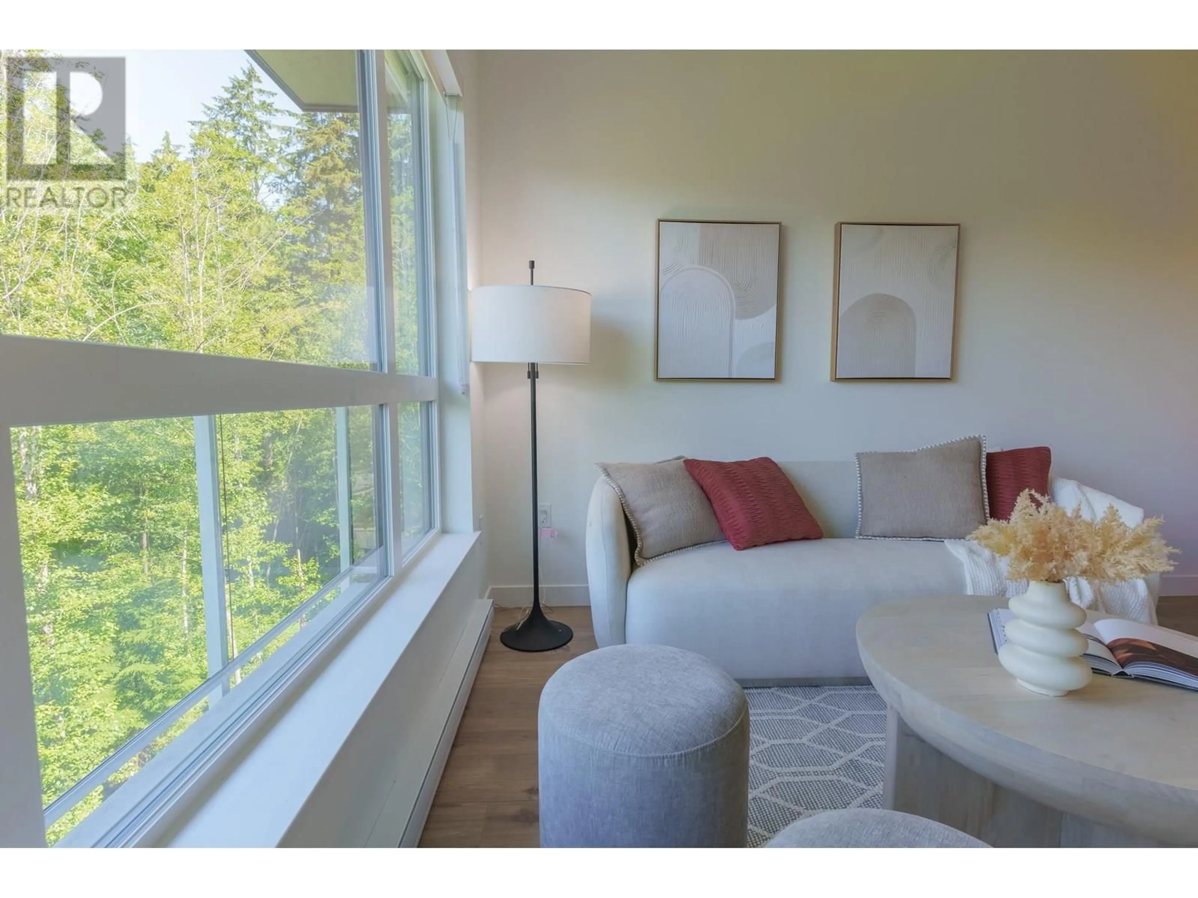 Living room with furniture, wood/laminate floor for 3594 MALSUM DRIVE, Vancouver British Columbia V7G0B4