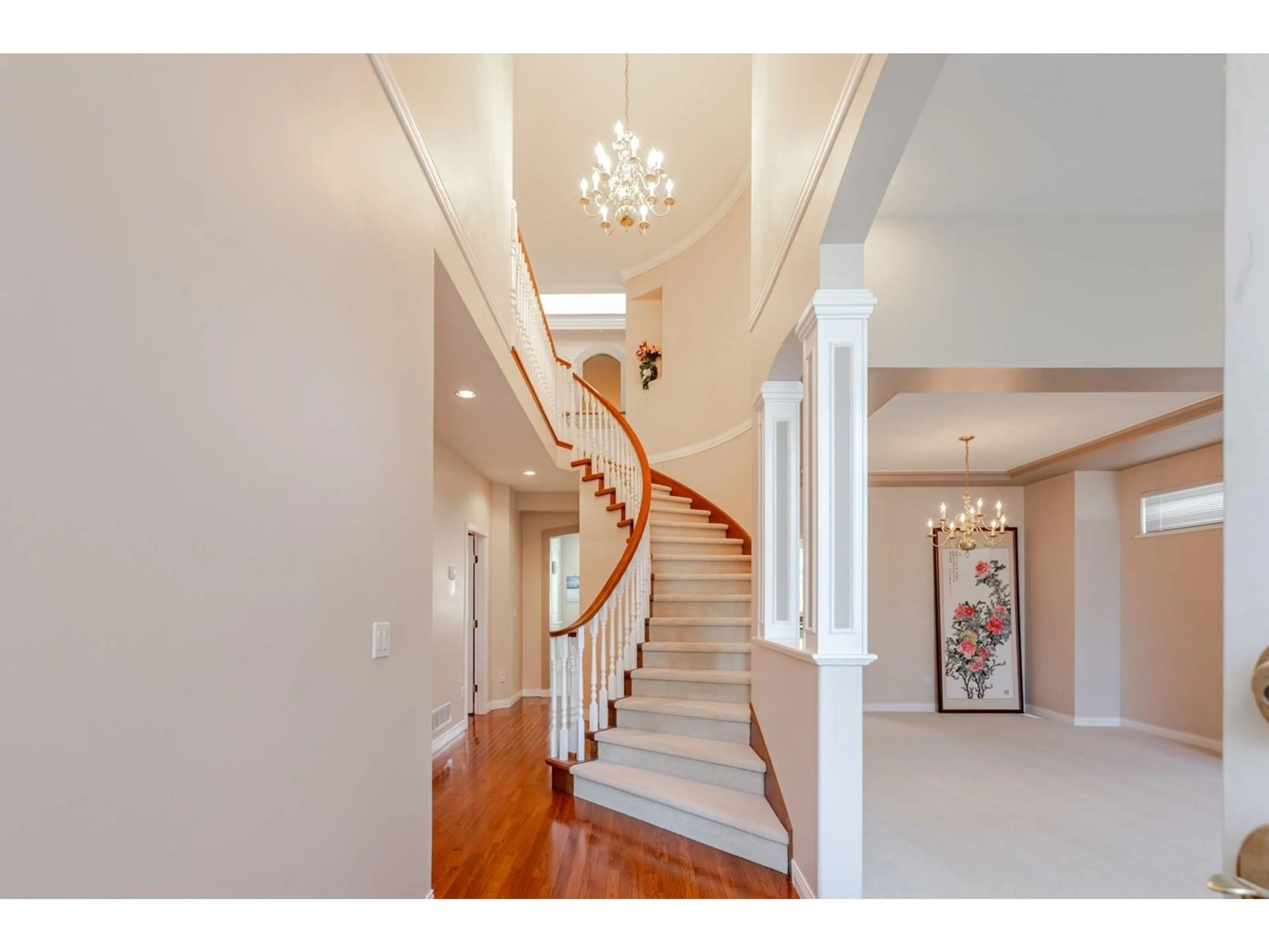 Indoor foyer for 16548 108A, Surrey British Columbia V4N5B9