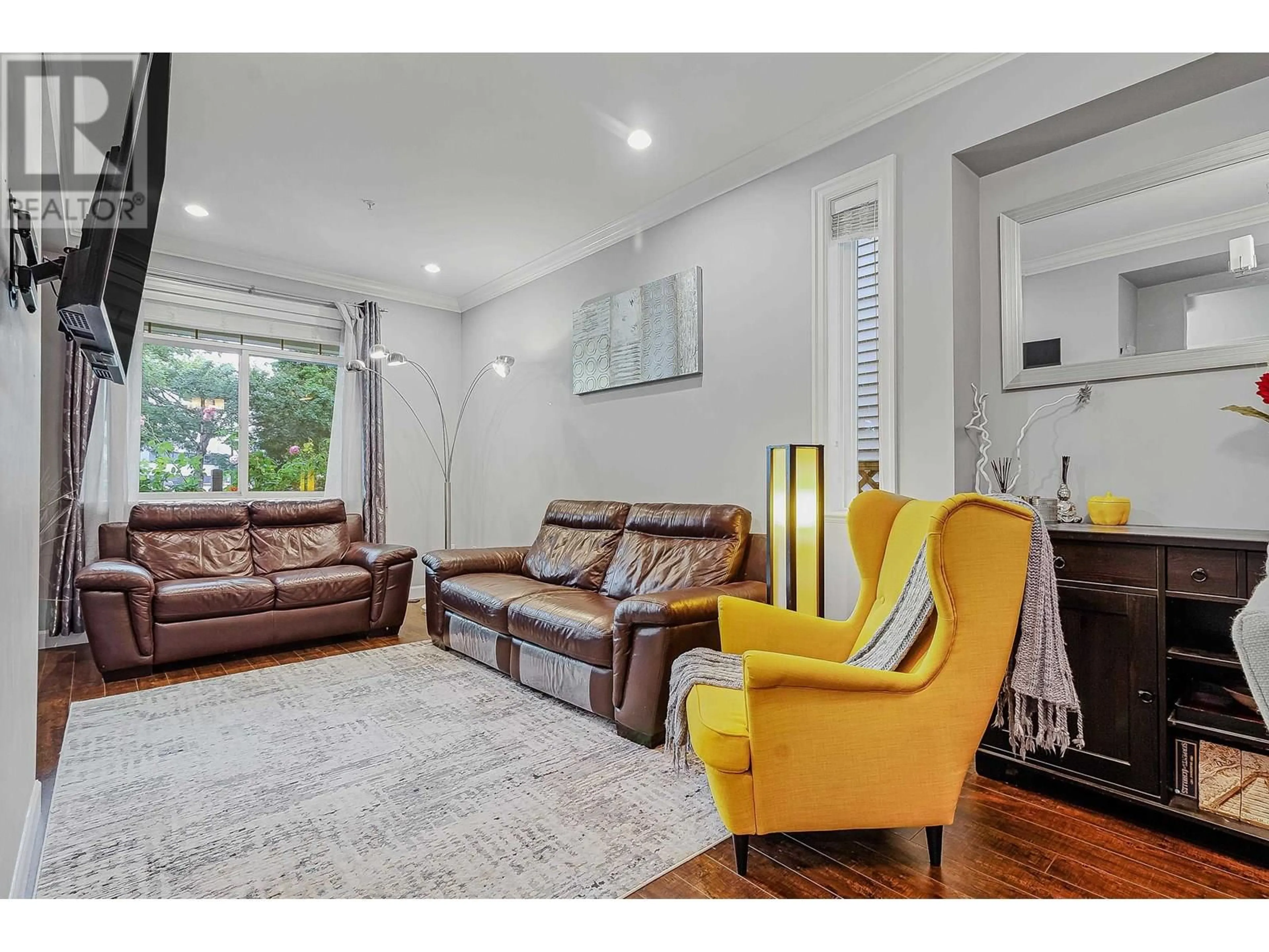 Living room with furniture, unknown for 23942 DEWDNEY TRUNK ROAD, Maple Ridge British Columbia V4R1W2