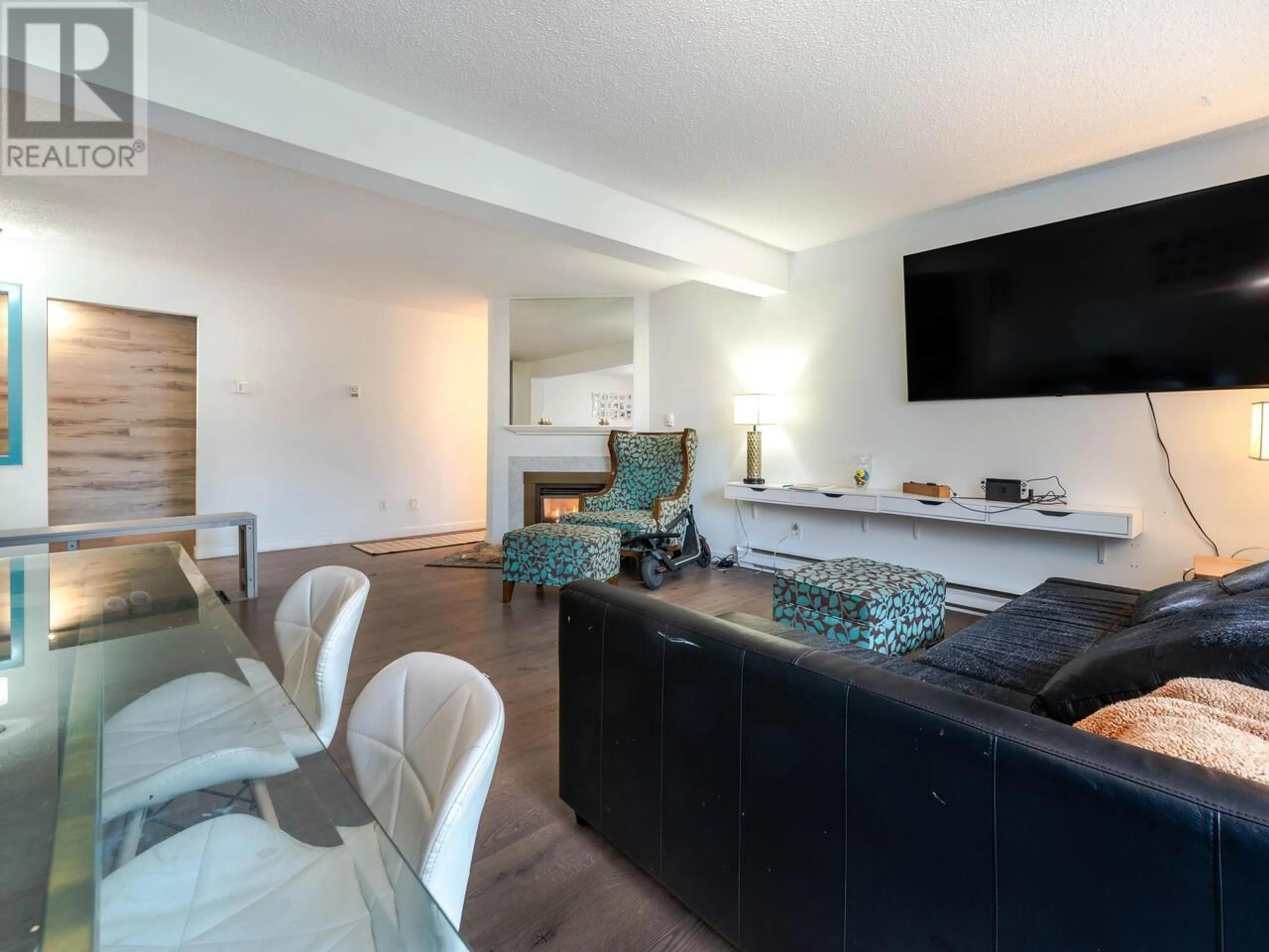 Living room with furniture, unknown for 116 - 9151 NO. 5 ROAD, Richmond British Columbia V7A4T9