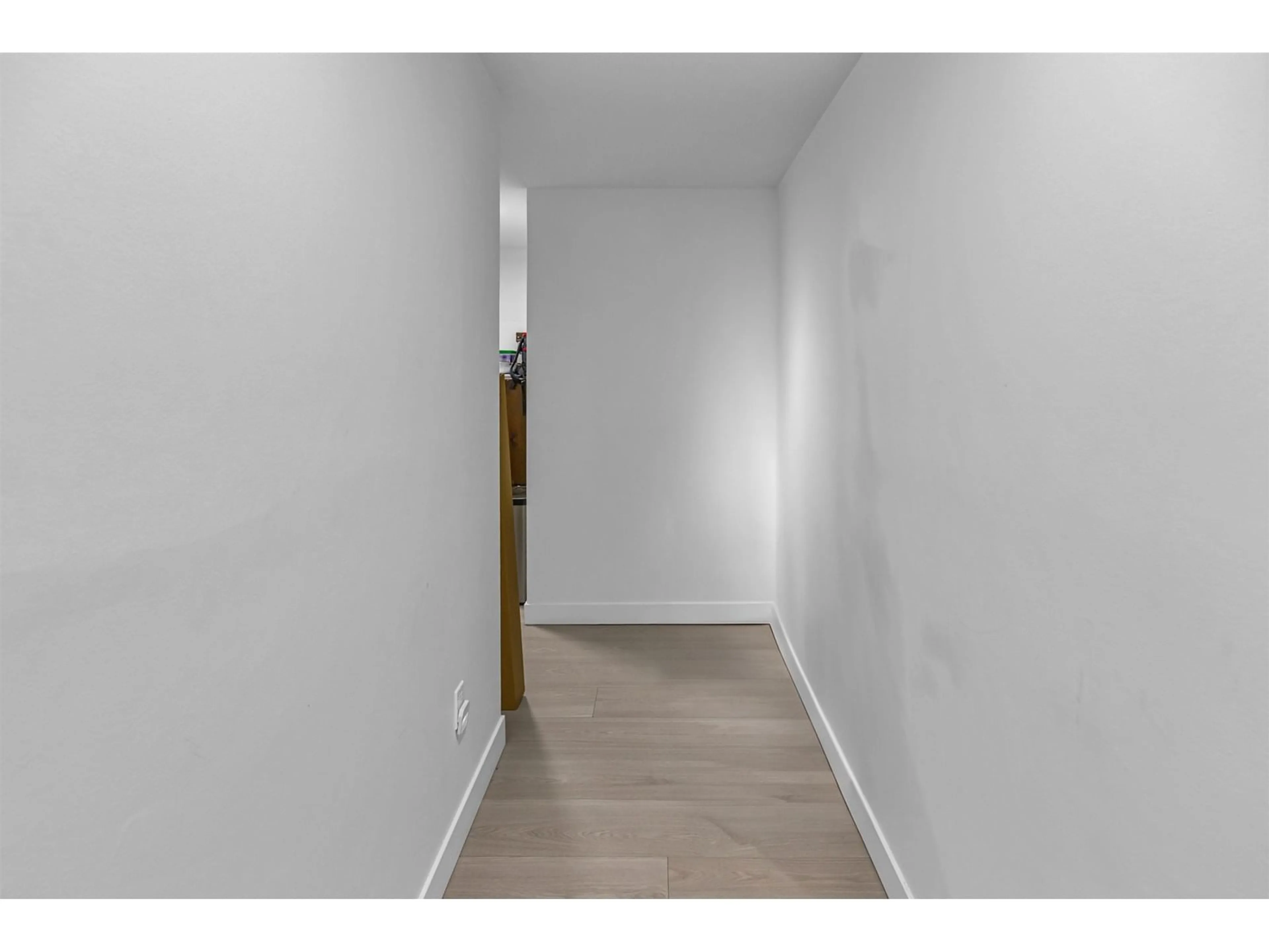 Unknown for 102 - 33850 FERN, Abbotsford British Columbia V2S6C3