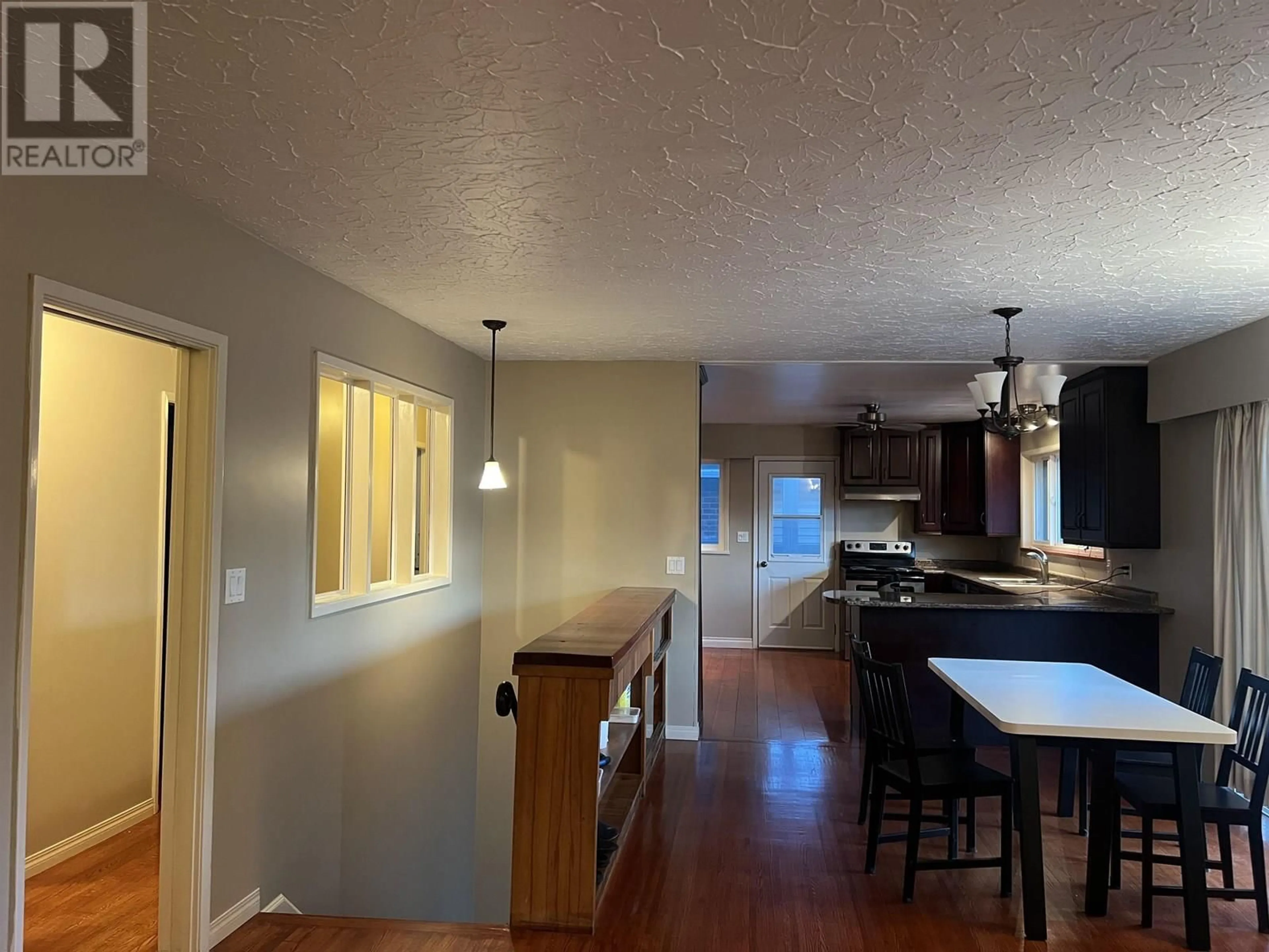 Open concept kitchen, wood/laminate floor for 5185 WHITWORTH CRESCENT, Delta British Columbia V4K1B1