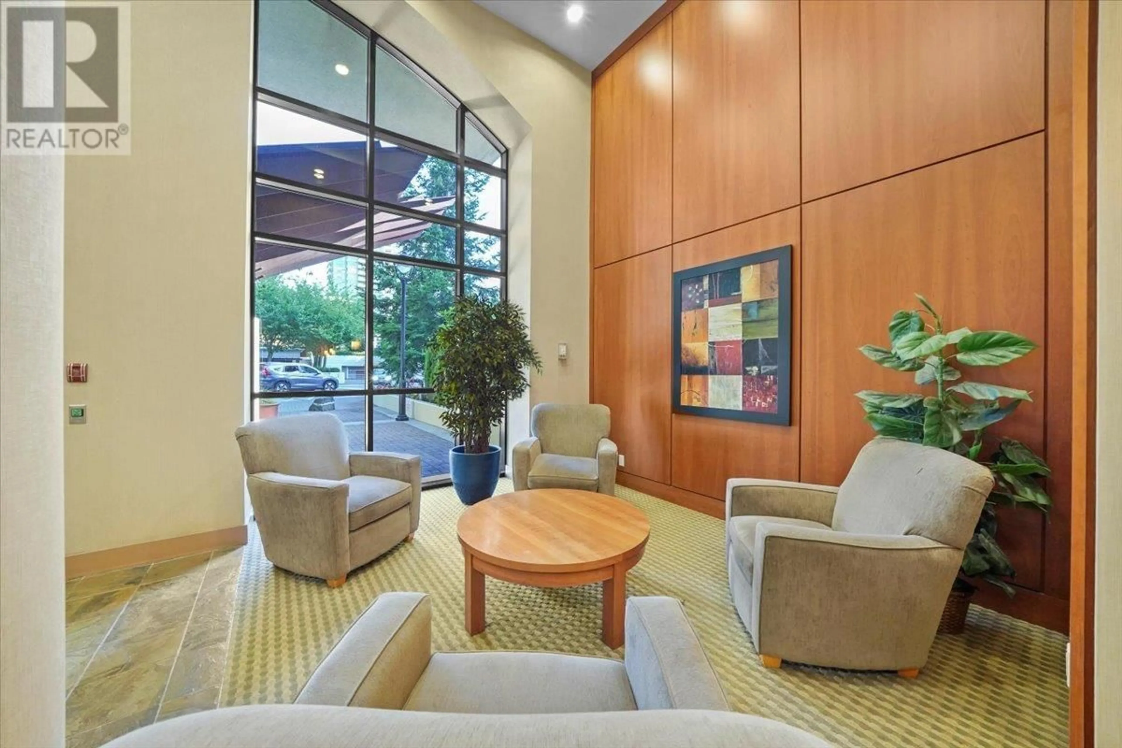 Lobby for 405 - 2138 MADISON AVENUE, Burnaby British Columbia V5C6T6