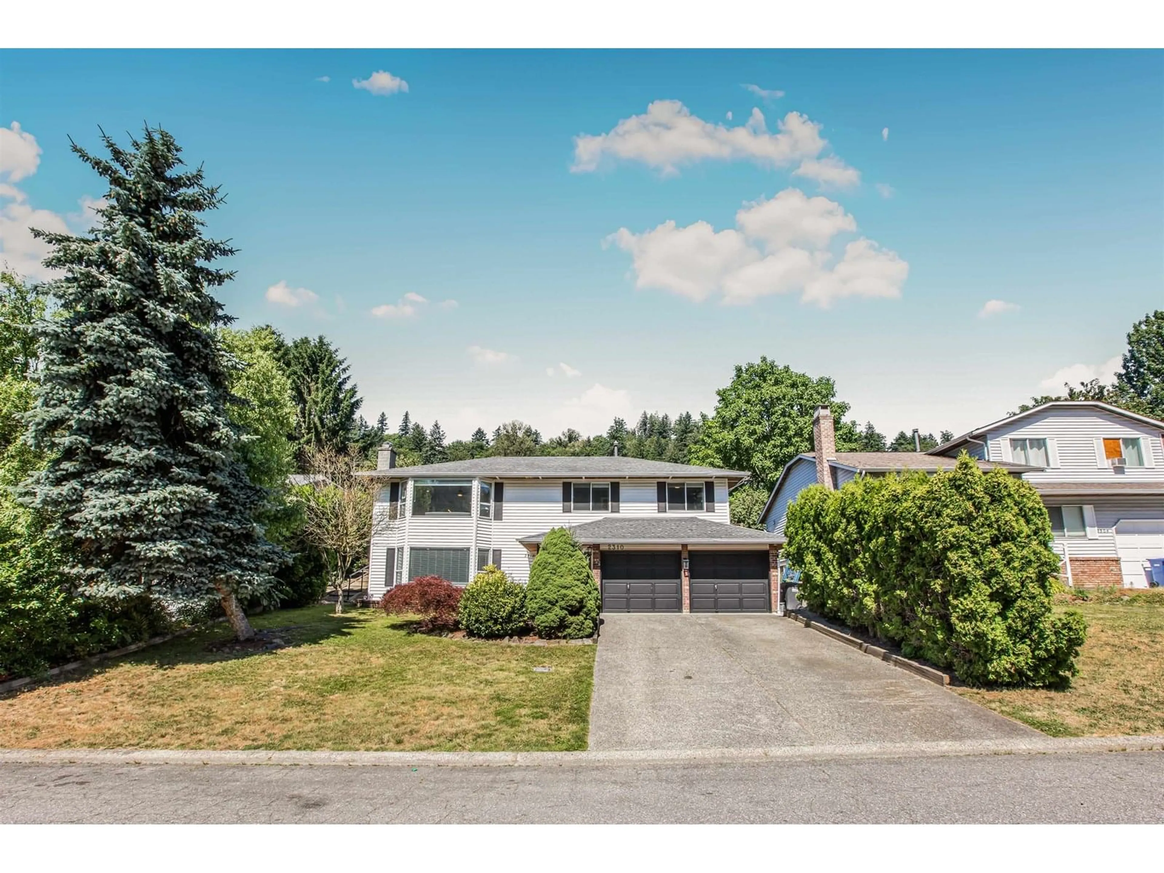Home with vinyl exterior material, street for 2310 HARPER, Abbotsford British Columbia V3G2B2