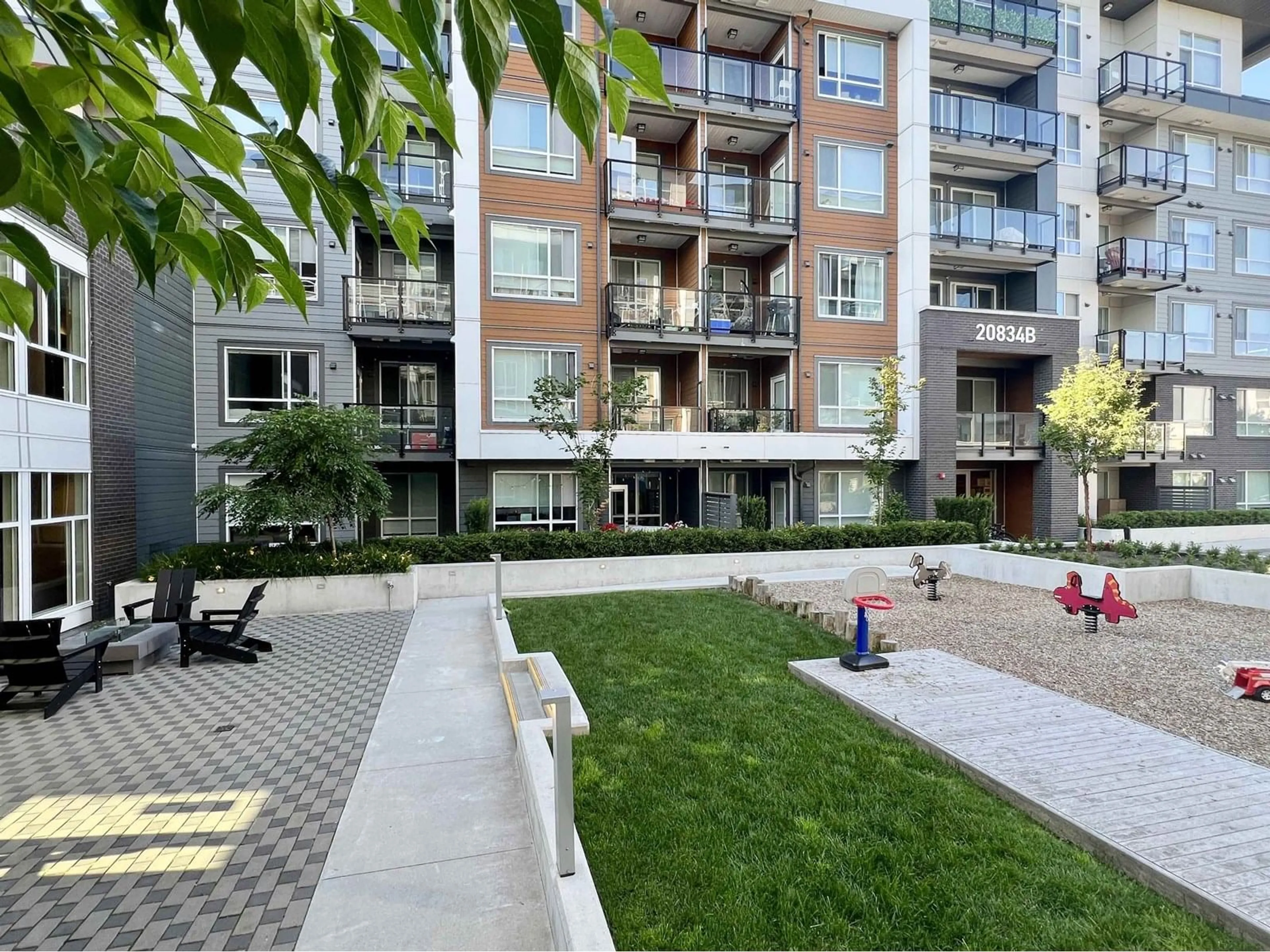 Patio, street for B225 - 20834 80, Langley British Columbia V2Y3M6