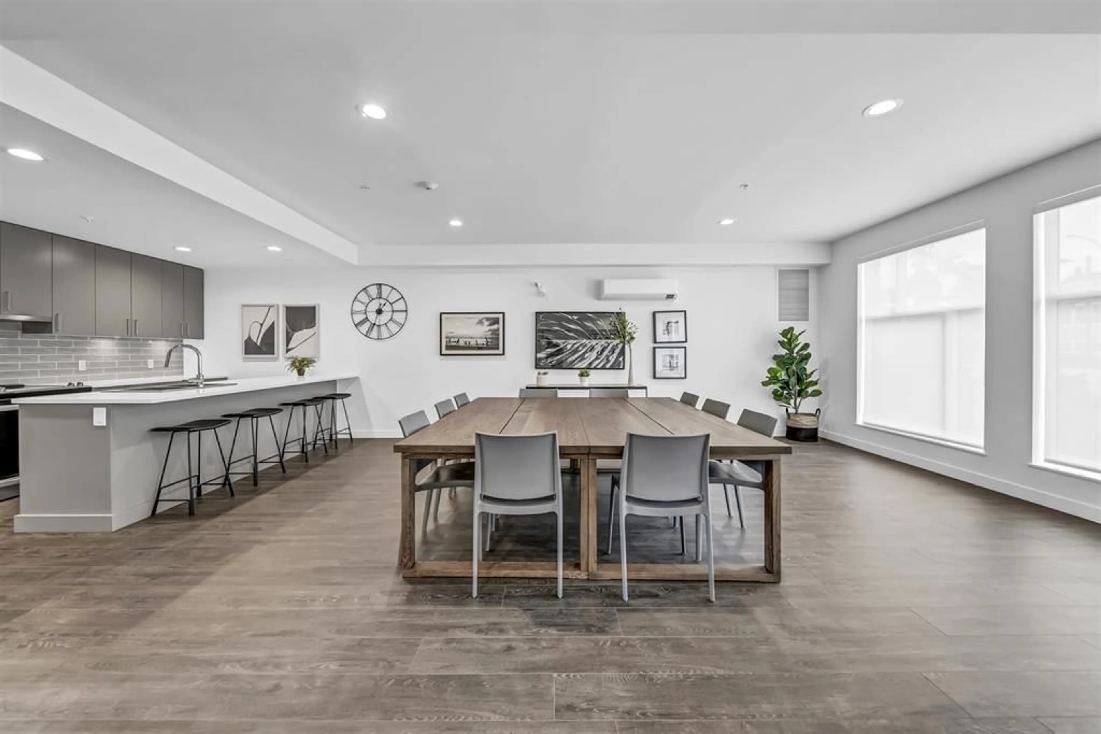 Open concept kitchen, unknown for B225 - 20834 80, Langley British Columbia V2Y3M6
