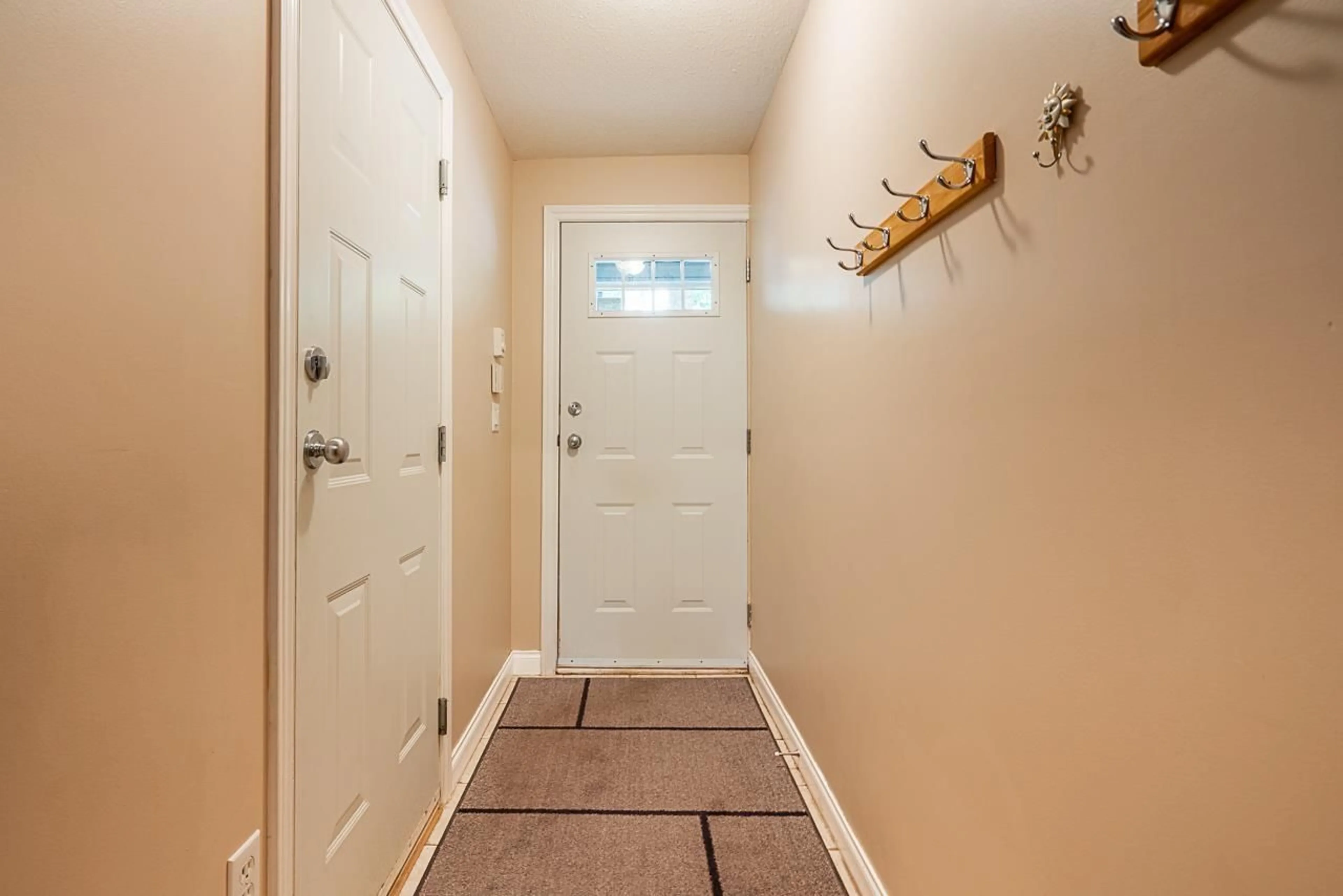 Indoor entryway for 45 - 16388 85, Surrey British Columbia V4N5G2
