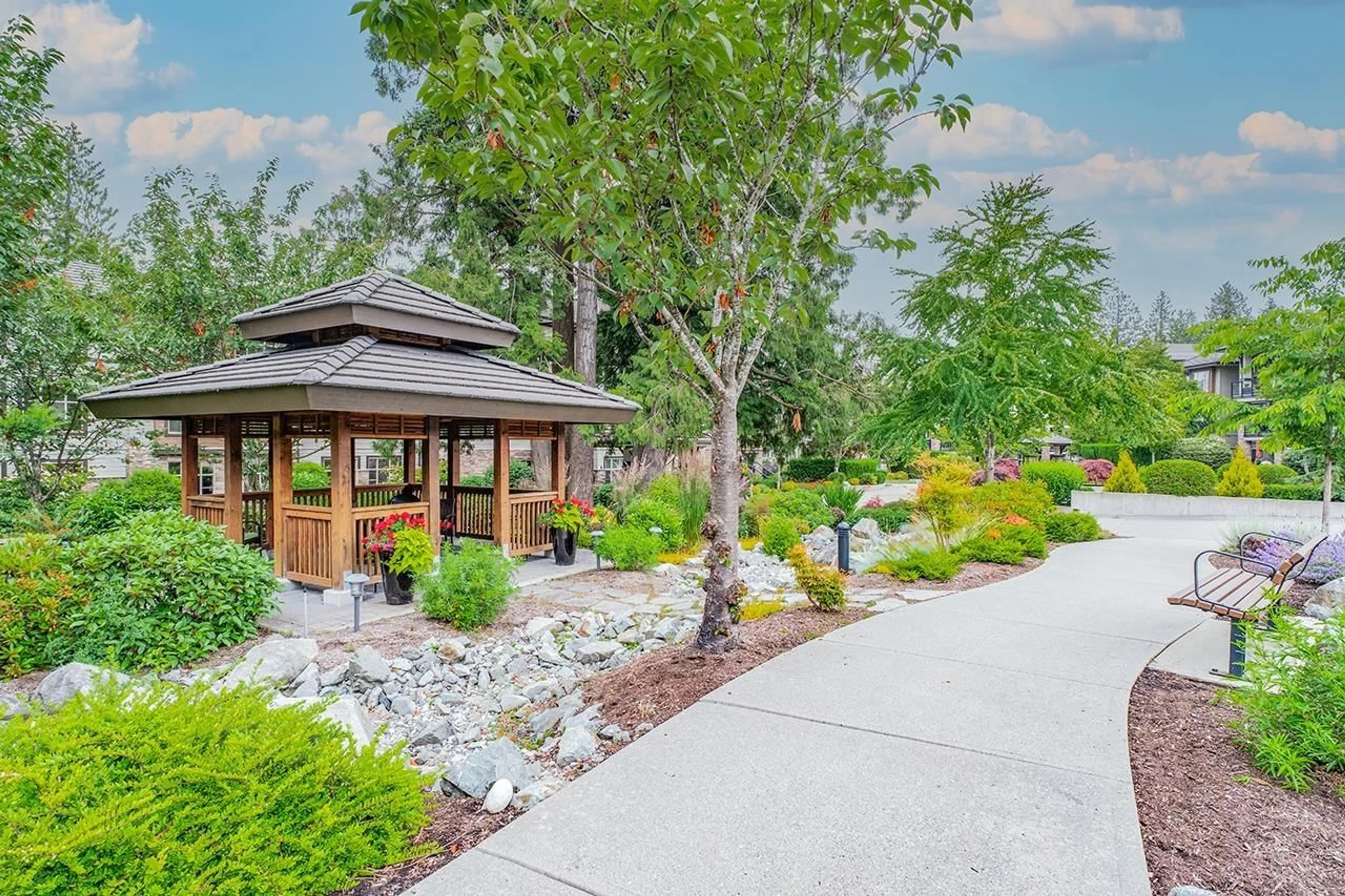 Patio, water/lake/river/ocean view for 209 - 15145 36, Surrey British Columbia V3Z4R3