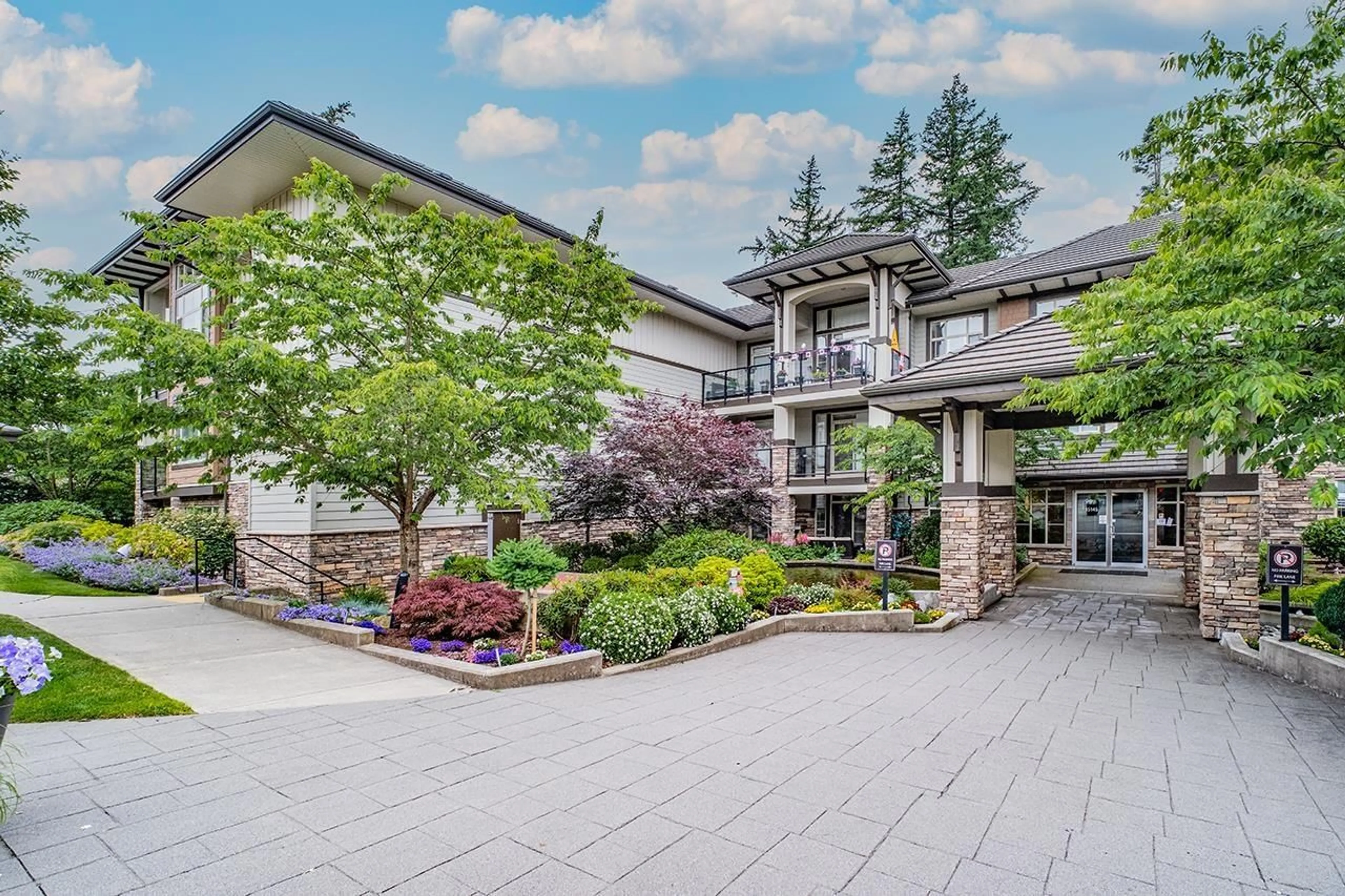 Patio, unknown for 209 - 15145 36, Surrey British Columbia V3Z4R3