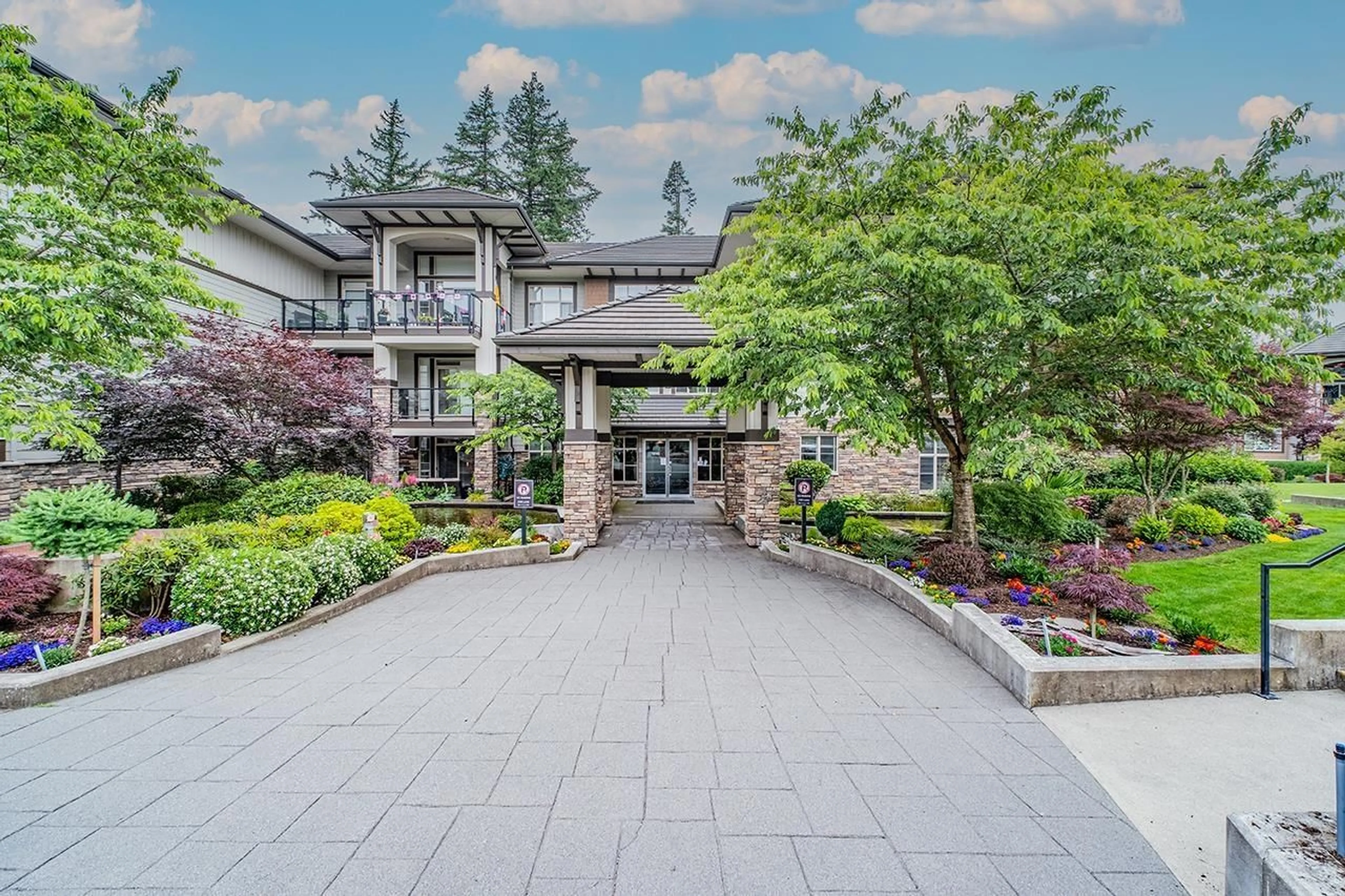 Patio, unknown for 209 - 15145 36, Surrey British Columbia V3Z4R3