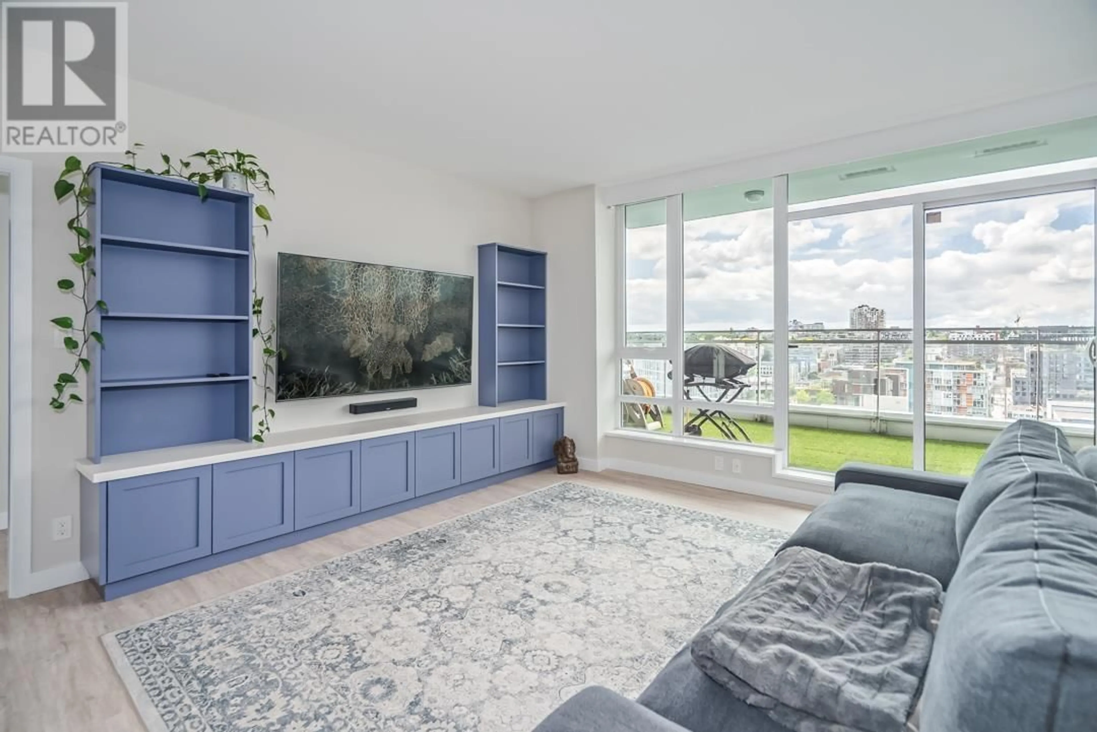 Living room with furniture, unknown for 2110 - 1618 QUEBEC STREET, Vancouver British Columbia V6A0C5