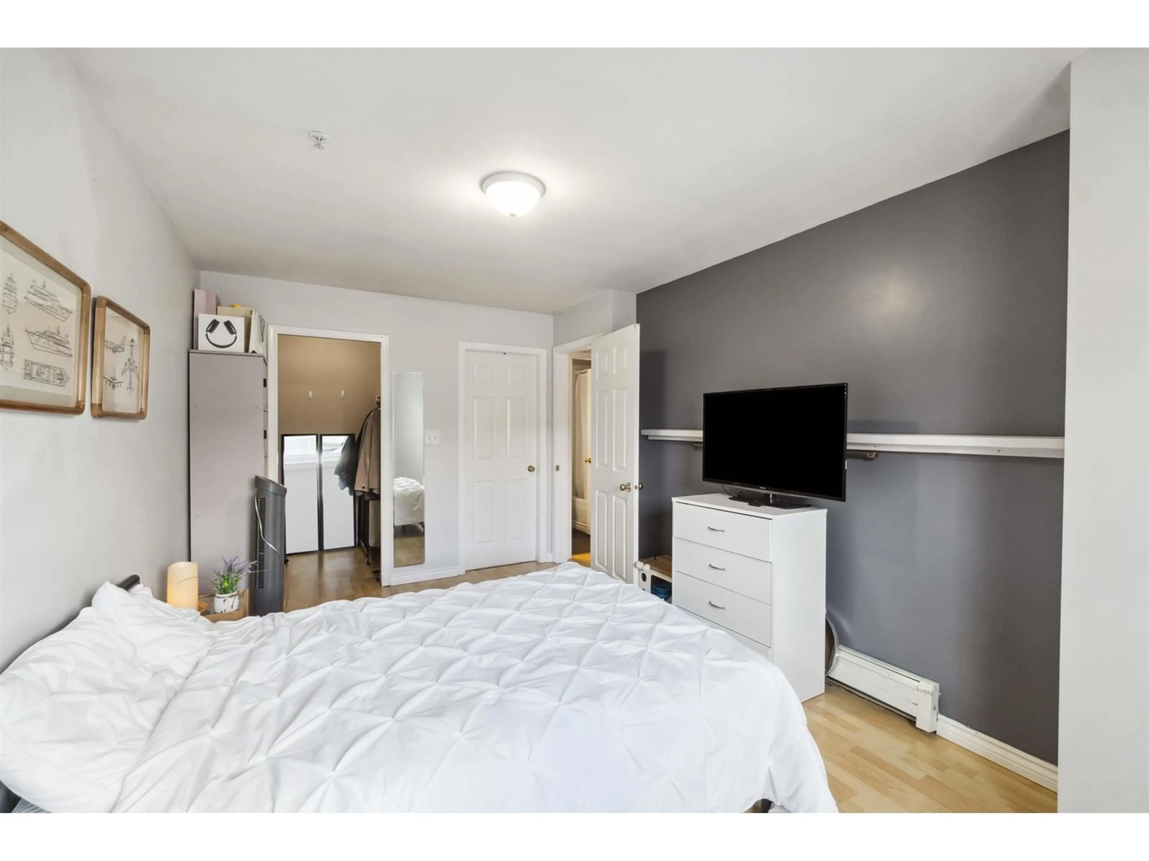 A pic of a room for 402 - 8142 120A, Surrey British Columbia V3W0N1